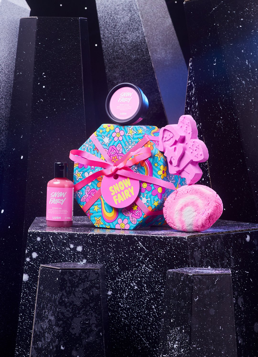 Lush_Snow_Fairy_Gift_Box_Christmas_2023_Styled.jpg