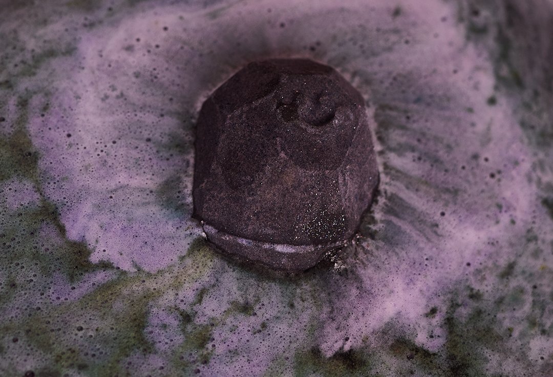 Lush Lump Of Coal Bath Bomb Christmas 2023