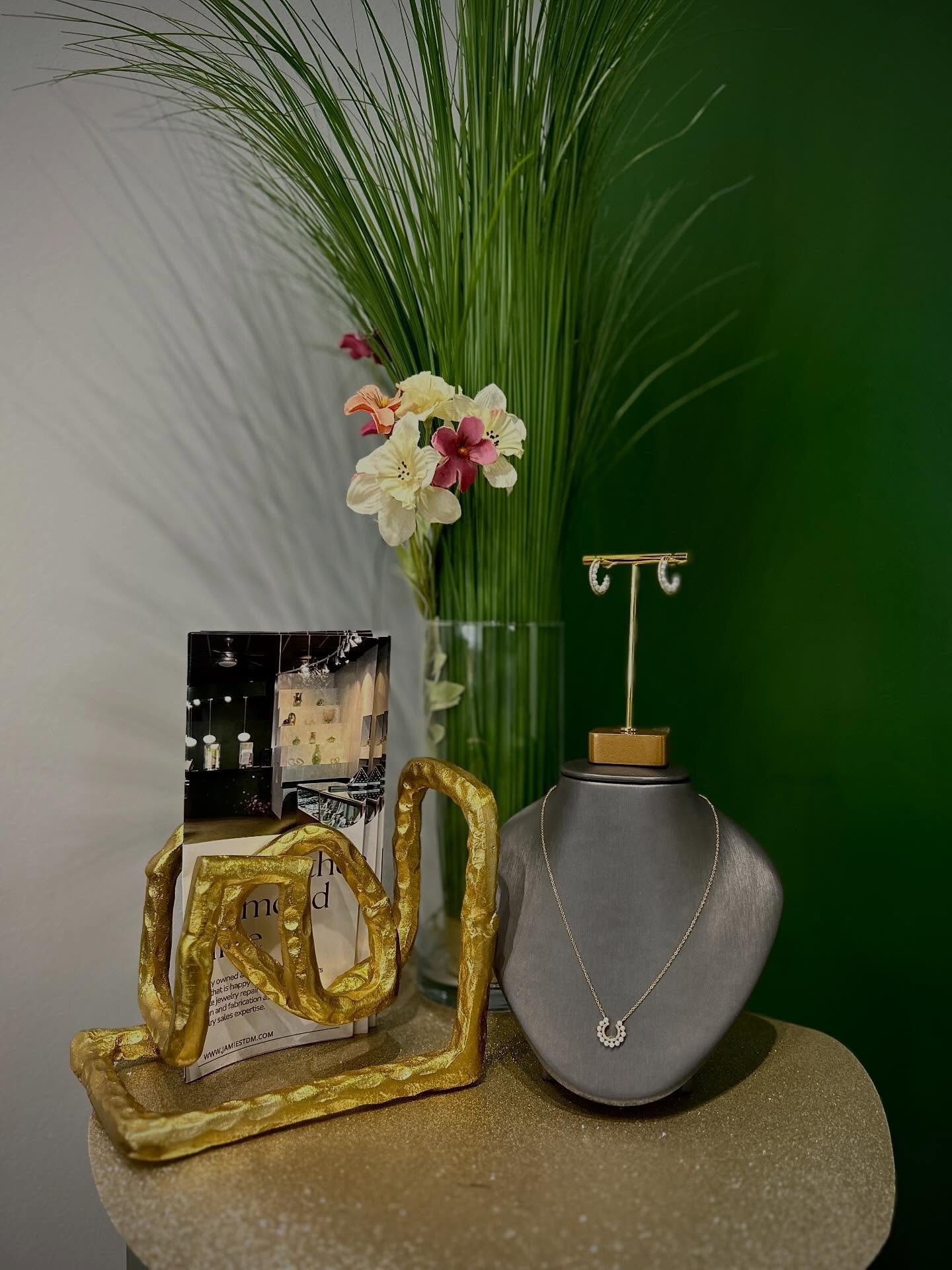 We heard pearls are back in&hellip;but did they ever really go out!? 🤍
&bull;
&bull;
&bull; These beautiful 14K Yellow Gold Diamond &amp; Pearl J-Hoop Earrings go perfectly with this 14K Yellow Gold Pearl &amp; Diamond Necklace🤩🙌