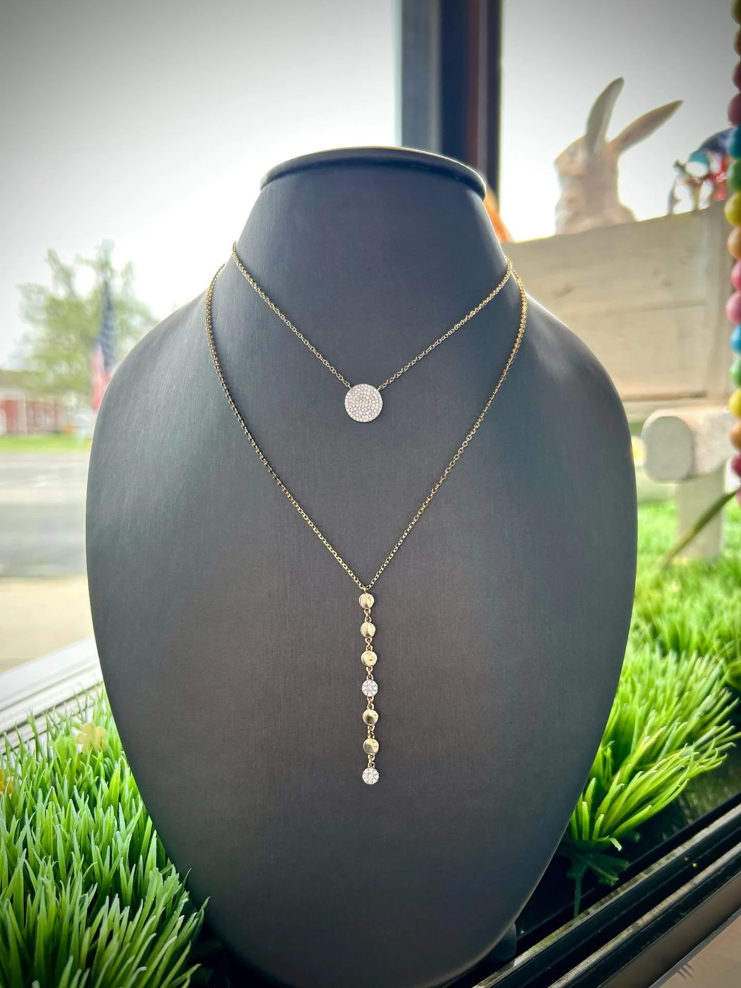 Diamonds &amp; Gold&hellip; a sparkly combo ✨
&bull; 
&bull; 
&bull; #jamiestdm #virdenillinois #diamonds #jewelry #shoplocal