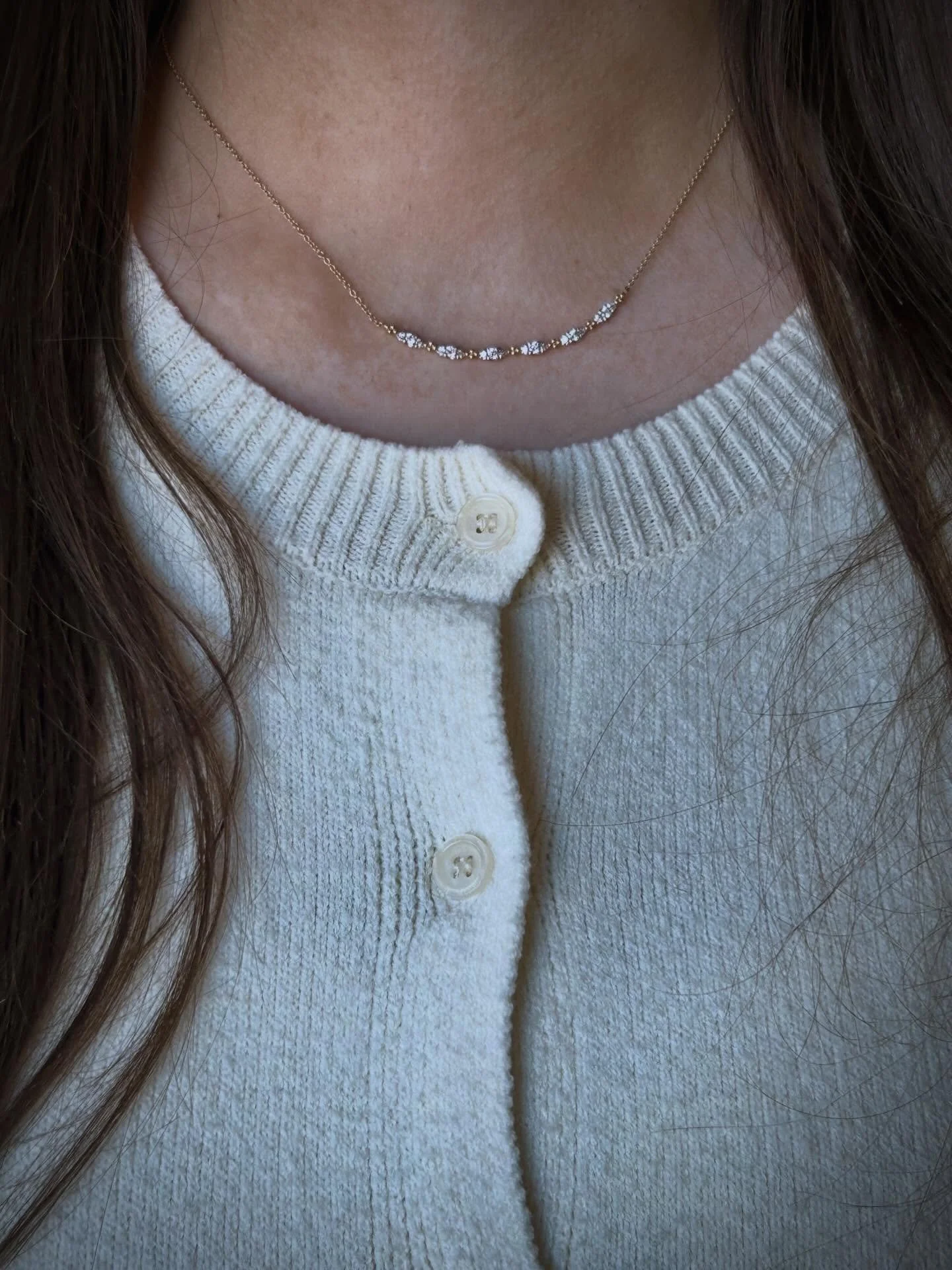 A little curve, a lot of sparkle✨ This Yellow Gold Bujukan Bar Diamond Necklace is the perfect mix of modern elegance and everyday shine.💛💎
..
.. It could be yours today😉 #jamiestdm #shoplocal #virdenillinois #necklace #thursdaystyle