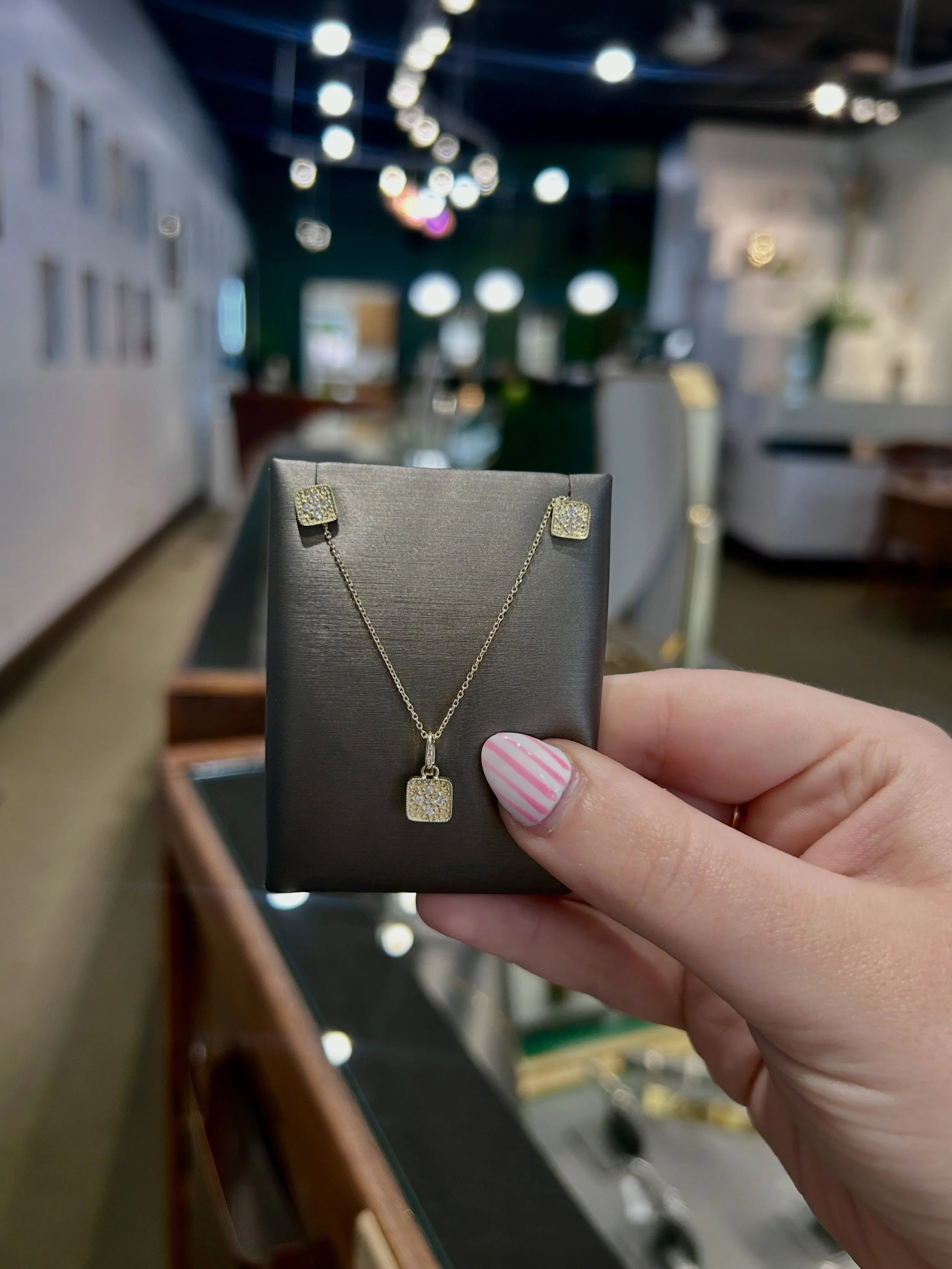 We have the whole set! Necklace, earrings, and the ring!! 💎

&bull;14K Gold 
&bull; Diamond Cluster 
&bull; Milgrain Accent 

#sets #jewelrysets #newitems #jamiestdm #virdenillinois