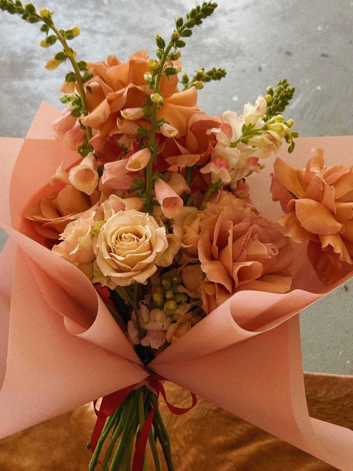y&rsquo;all sold out the ikebana workshop but we&rsquo;re back with another - this time it&rsquo;s all about the art of our signature hand-tied bouquet. we&rsquo;ll walk you through the basics of our signature style, from choosing seasonal stems to b
