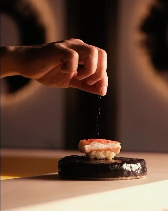 Two sittings. From 3rd February. Now at LUNA Omakase. 

Chef Leo welcomes February&rsquo;s New Moon with a shift at the counter. A symbol of renewal, and a response to growing demand for more stories.

LUNA will now offer two sittings each evening. A