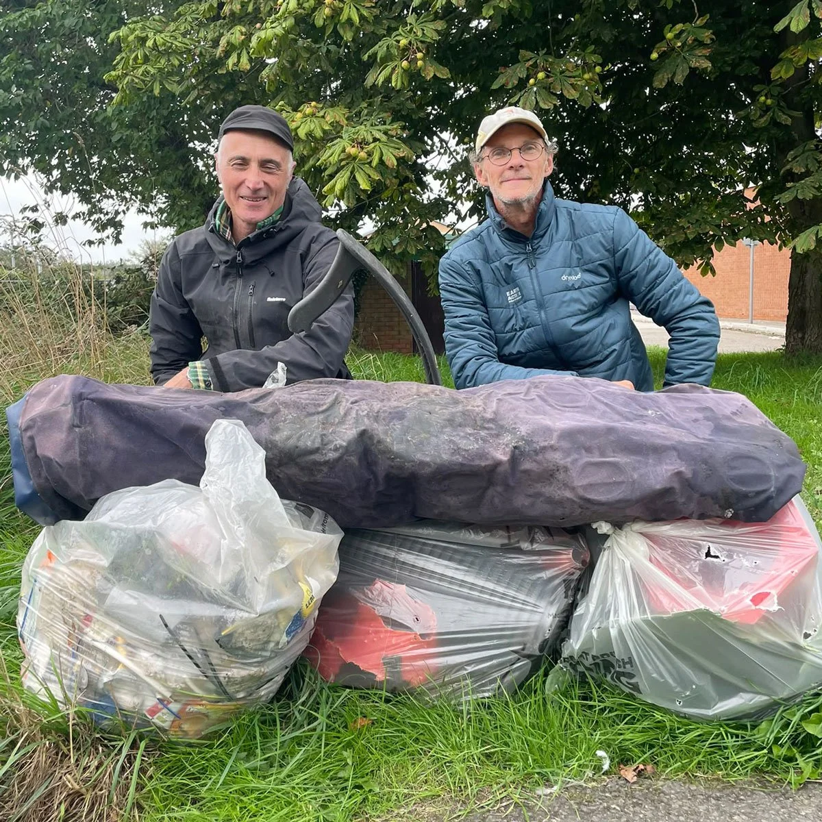 TawBridge-waste-left-for-collection-at-Pottington.jpg