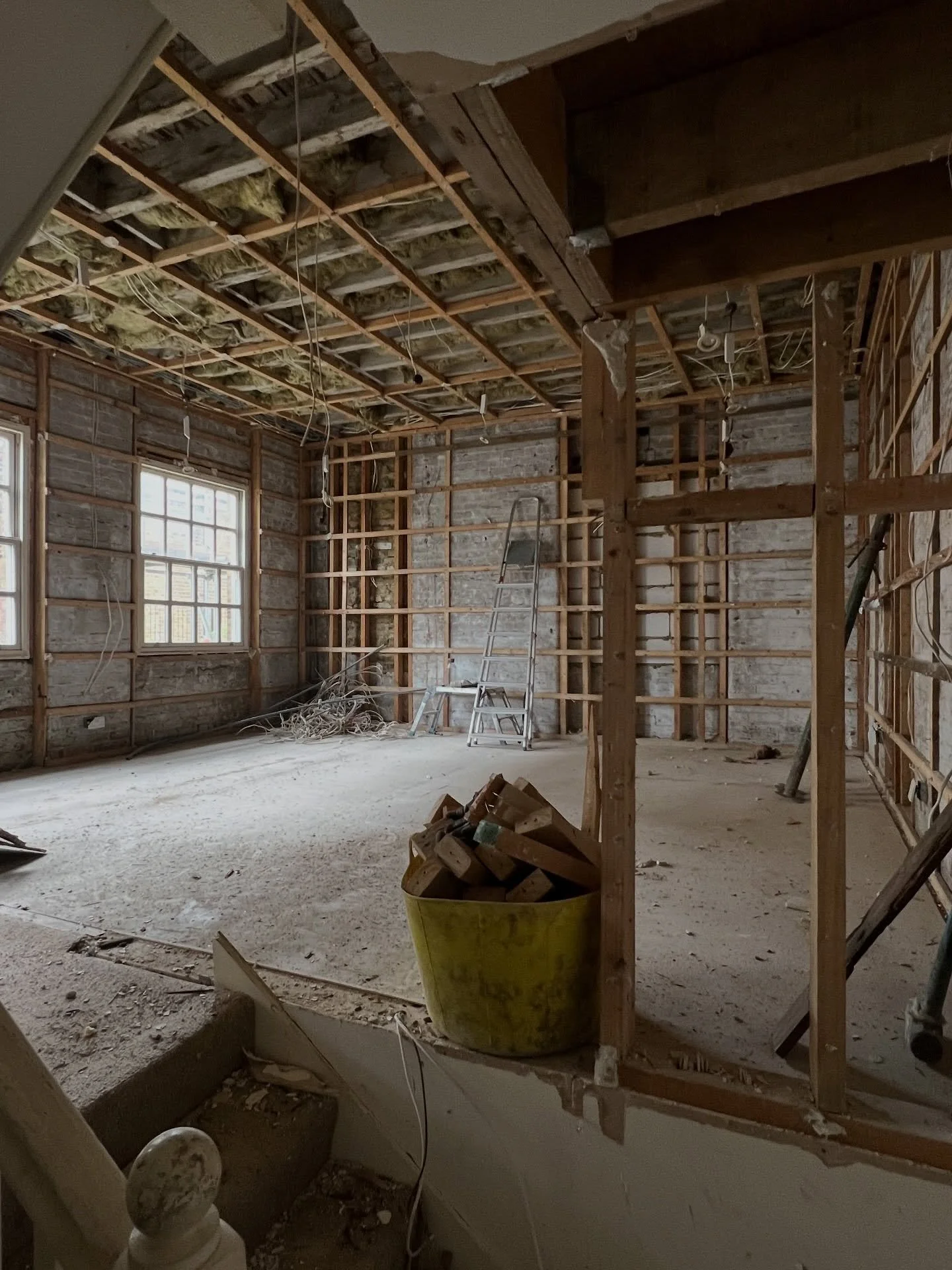 The demolition phase goes *quick* 🔨 Don&rsquo;t be fooled though, this will instill a false sense of security that the rest of the project will go equally as smoothly&hellip; it won&rsquo;t.

#themewshouseldn #londonrenovation #interiorinspo