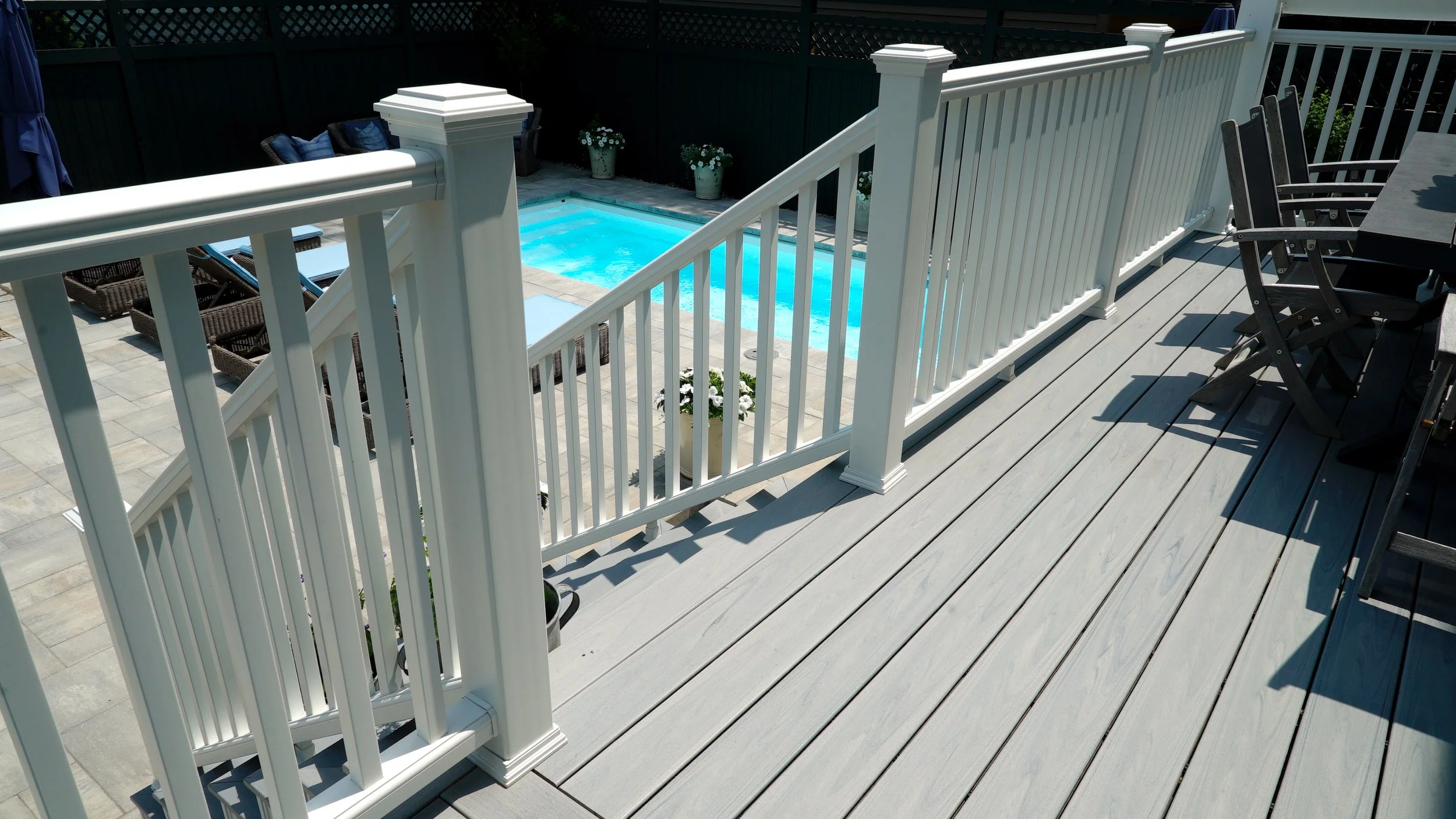 aluminum railings and composite decking stairset