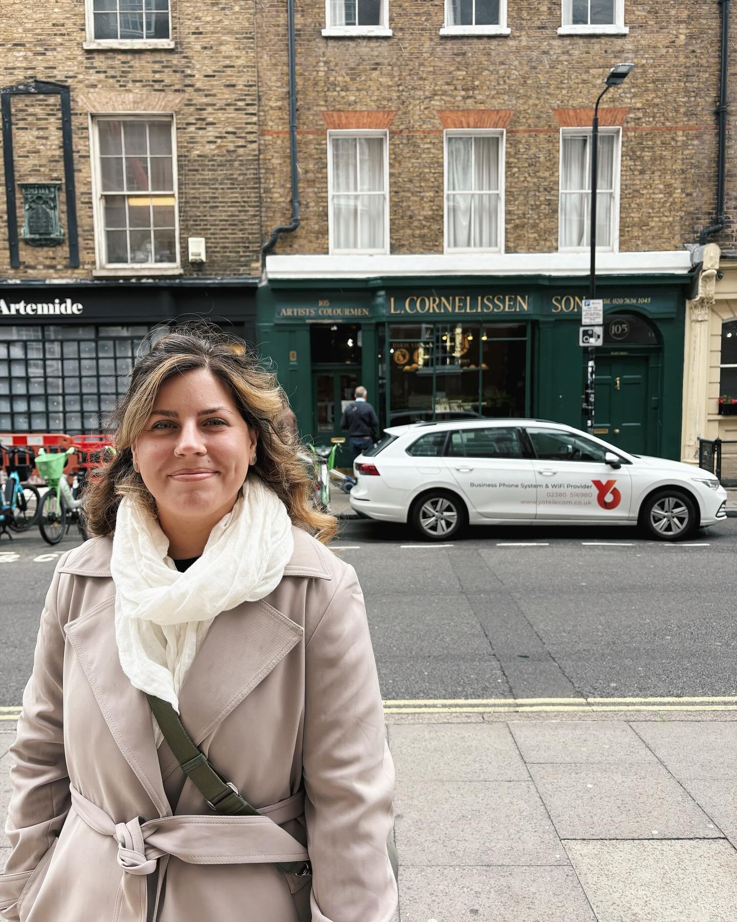 Scenes &amp; inspiration from London, England part one&hellip;

Featuring: 
art store @l.cornelissen_and_son 
museum The Tate Britain (largest collection of JMW Turner&rsquo;s work)
scenes from the Thames River cruise &amp; London Eye (highly recomme