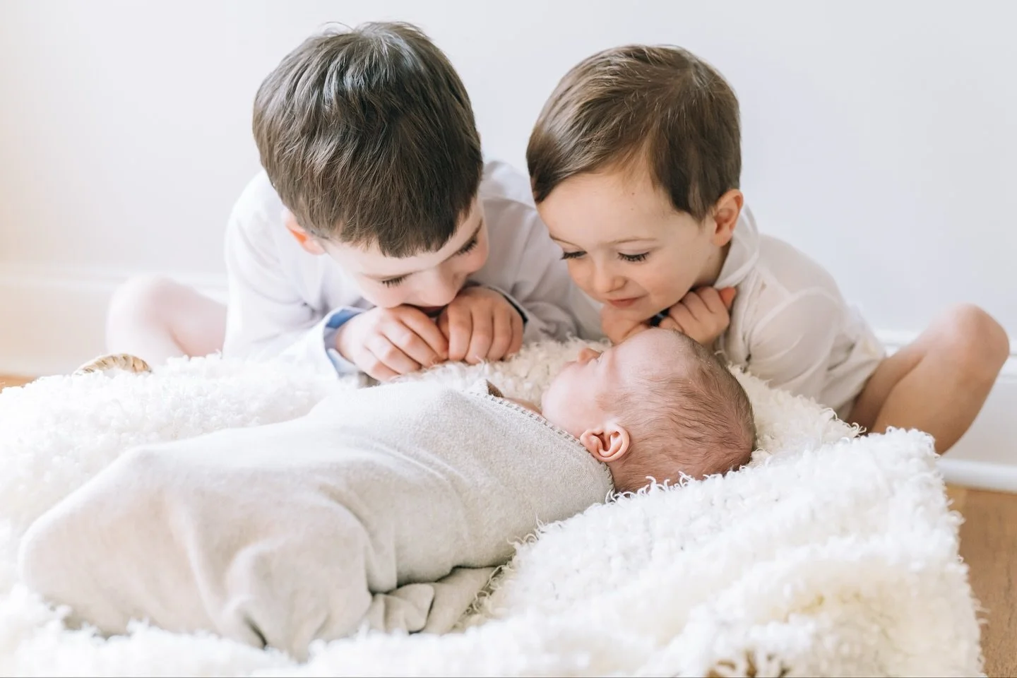 The tiniest addition, the biggest love. Sibling snuggles that melt our hearts every time 🤍 

#familyphoto #newbornphotos #atlantanewbornphotographer #atlfamilyphotographer #atlphotographer