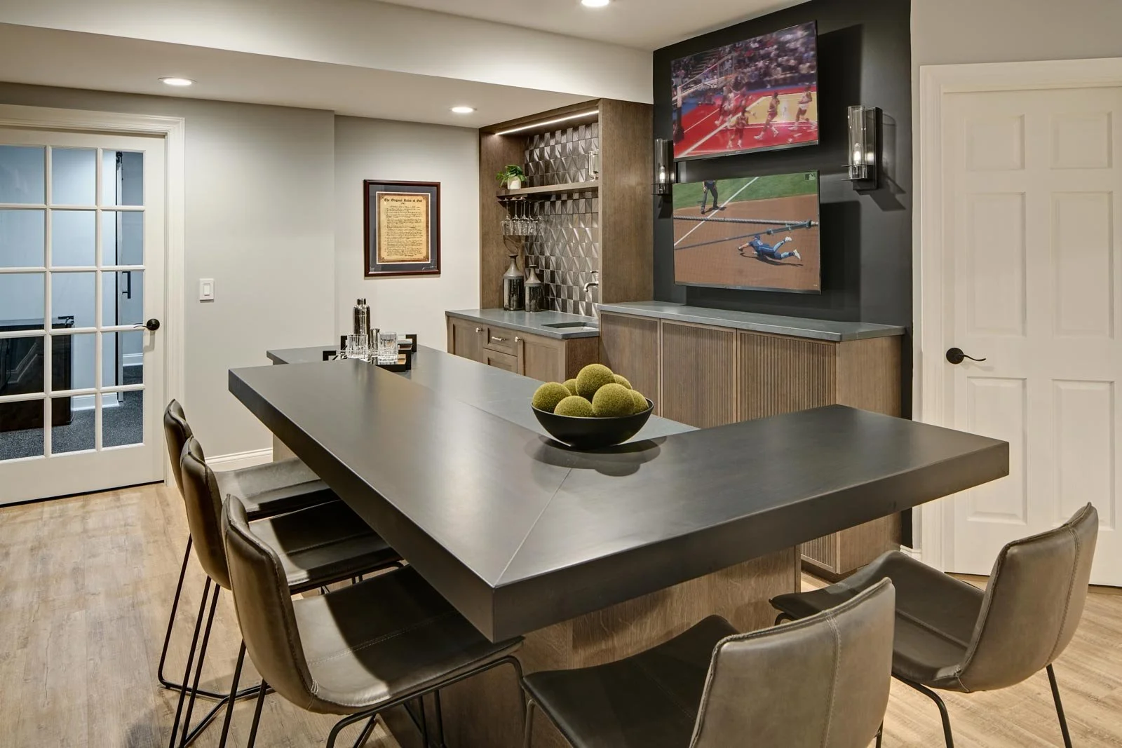 Drury_Design_Ultimate-Basement-Remodel-Bar_Two-Screens_Chicago.jpg