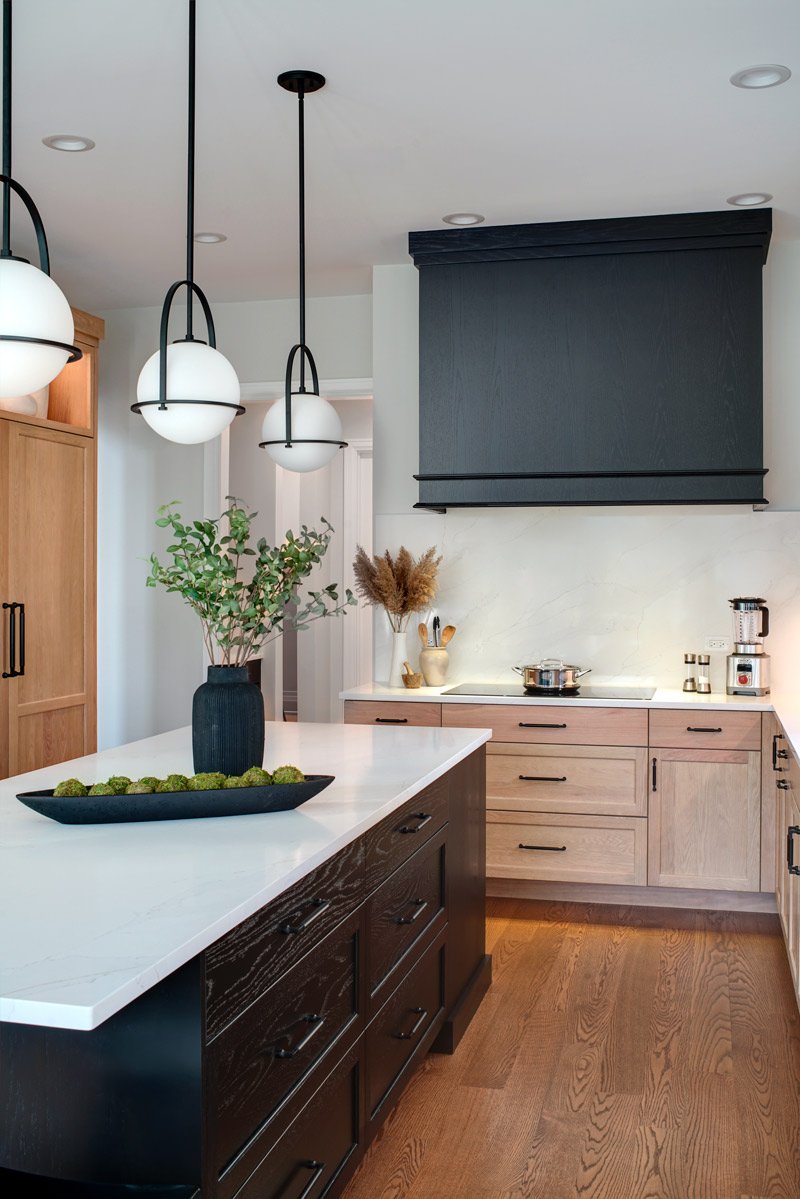 Timeless-Kitchen_Chicago_Dark-Hood-and-Island_craftsman_Drury-Design.jpg
