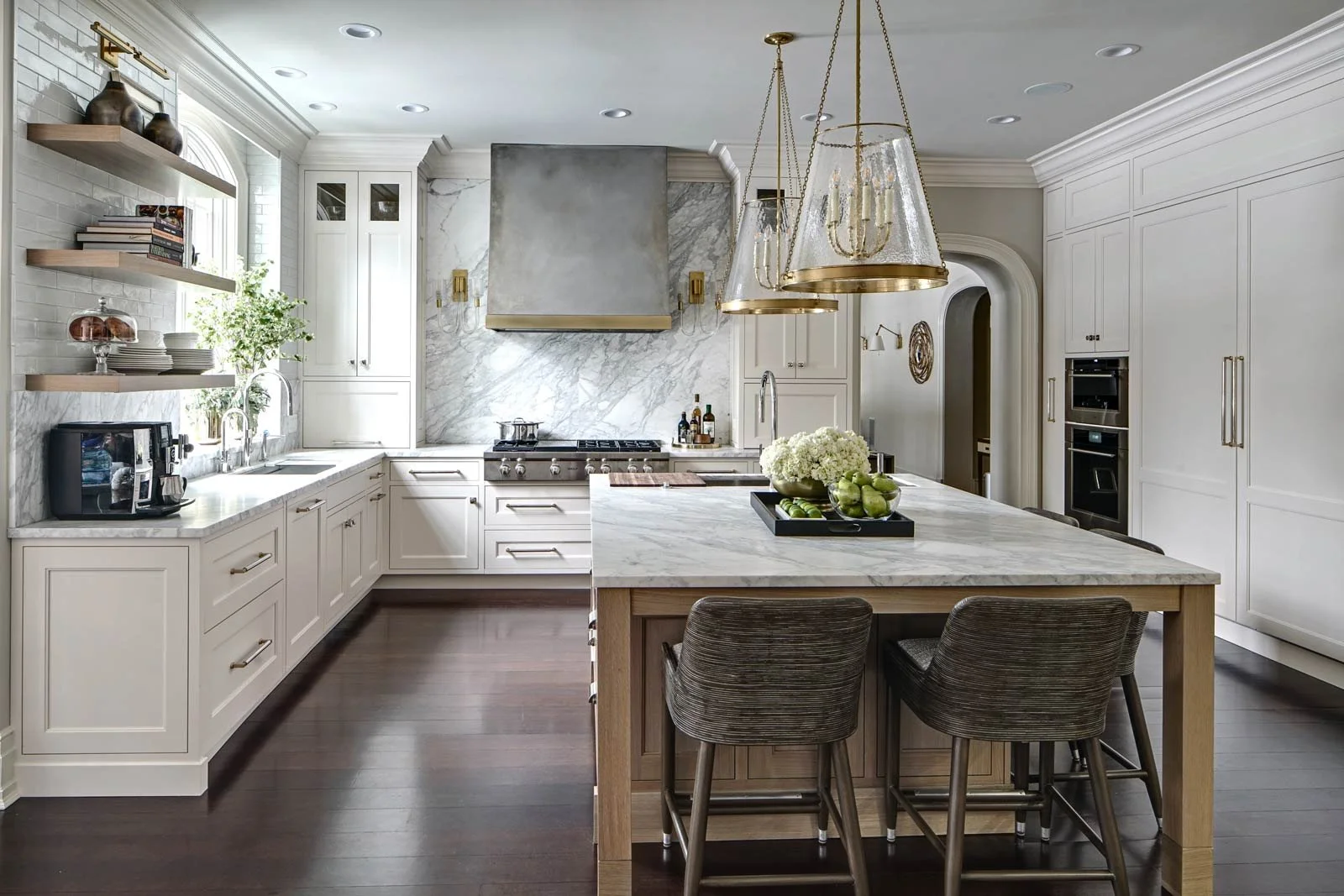 Timeless-Elegant-Kitchen_Island_Marble-backsplash.jpg