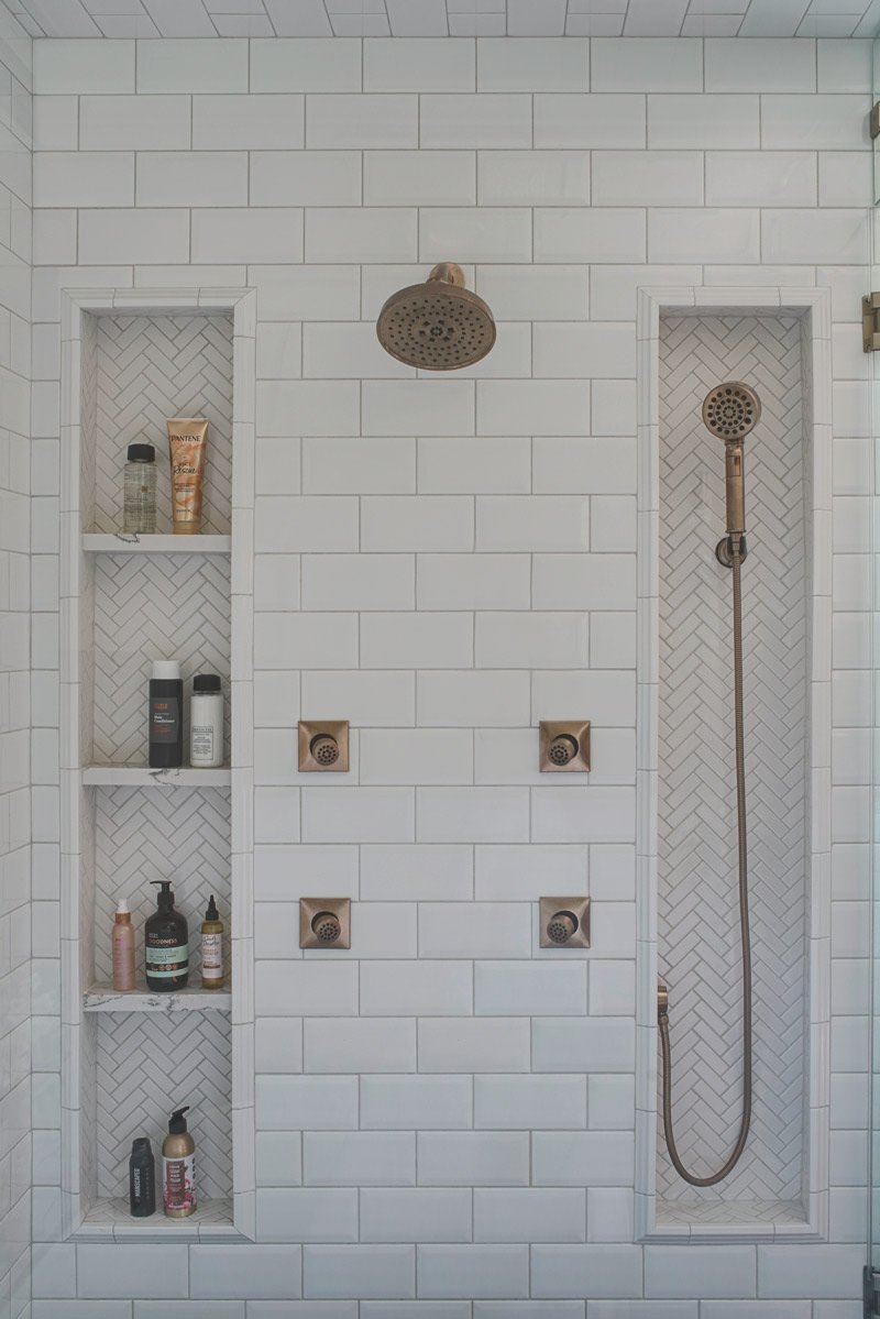 Classic_Spa_Bathroom_shower-niche-handheld.jpg