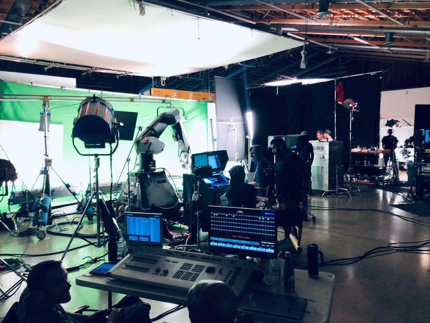 🧰 PRODUCER WORK

Filming in the studio: where the lighting is flawless, craft services are king, thick jackets are a must, and sneaking outside for a little Vitamin D feels like a luxury escape

#studio #studioshoot #tb #production