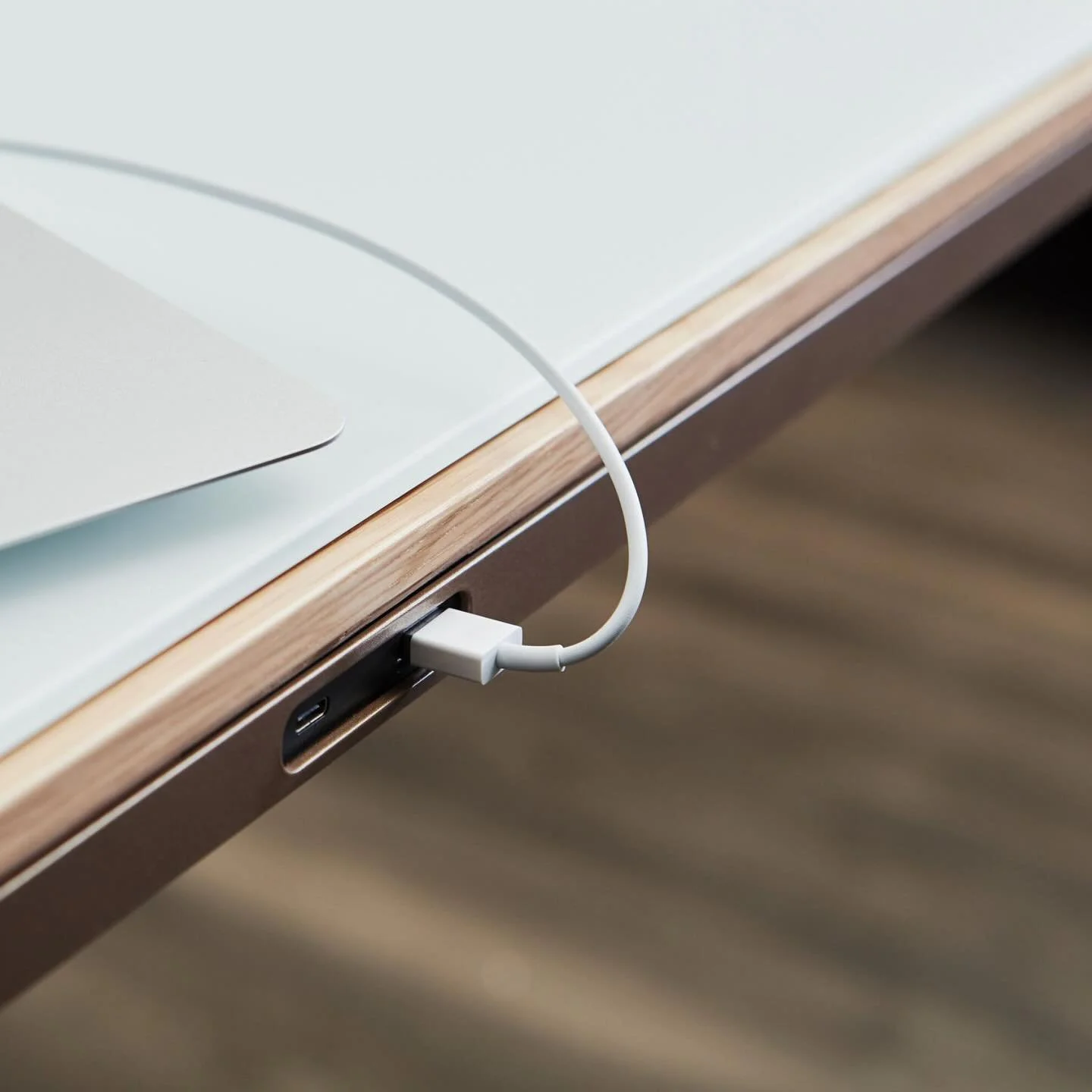 Craftsmanship, technology, power and function are the legs that stand beneath the diverse offering that is @teknion’s C+D Conference Table. This large-scale conference table is a must-have in every boardroom, bringing an artisanal lens while ad