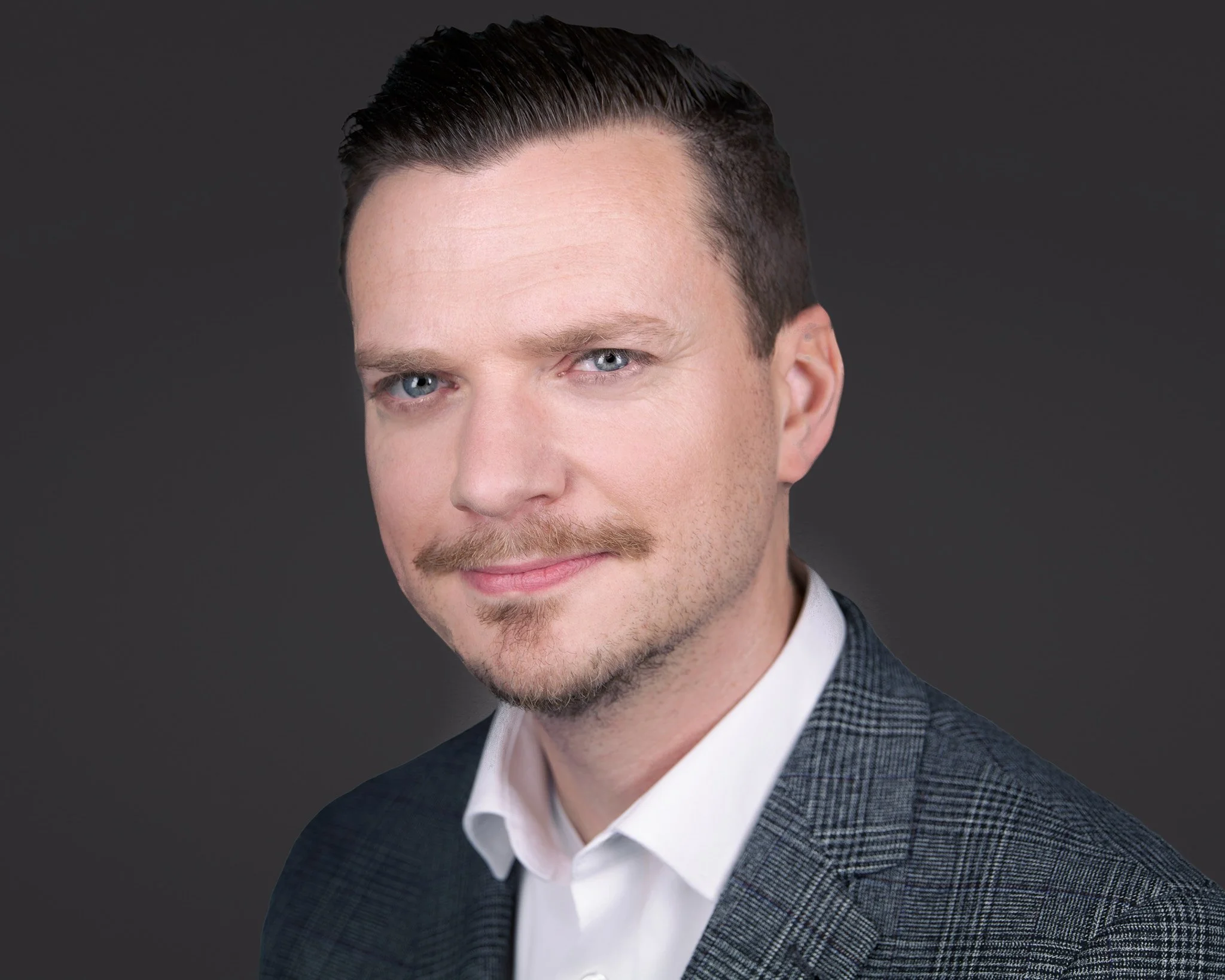 Your LinkedIn Photo Is Making Decisions Before You Do