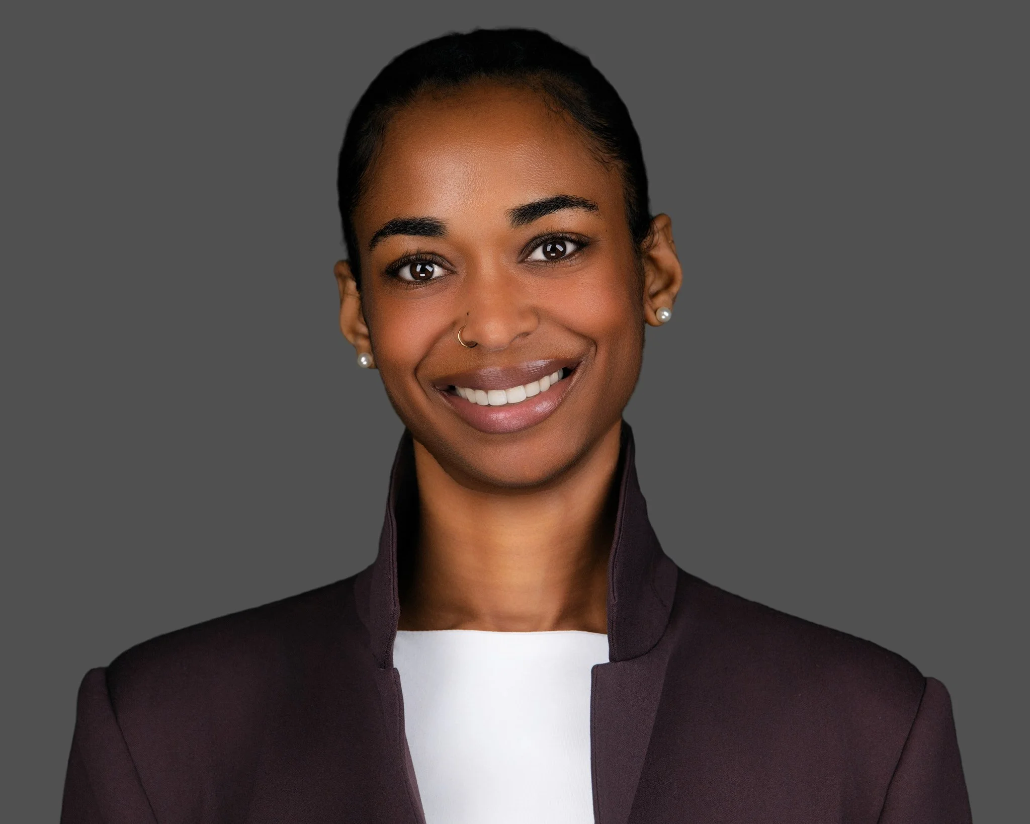 LinkedIn headshot of a corporate professional woman — Steven B Studios, East Bay CA headshot photographer