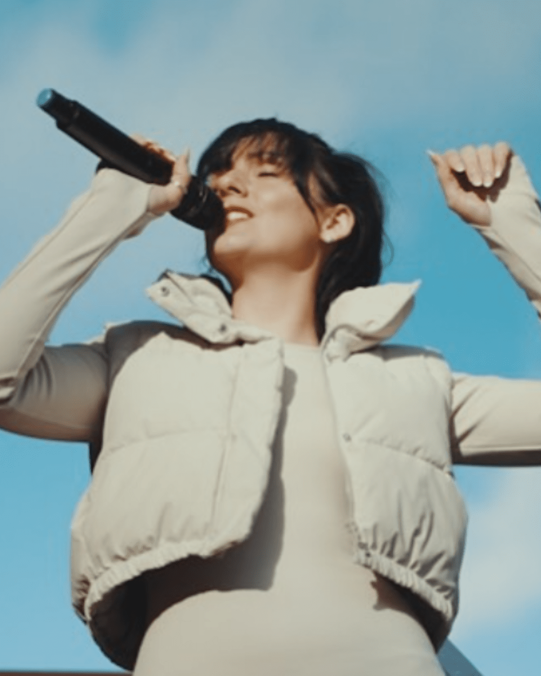 LIVE MUSIC Hannah Cross