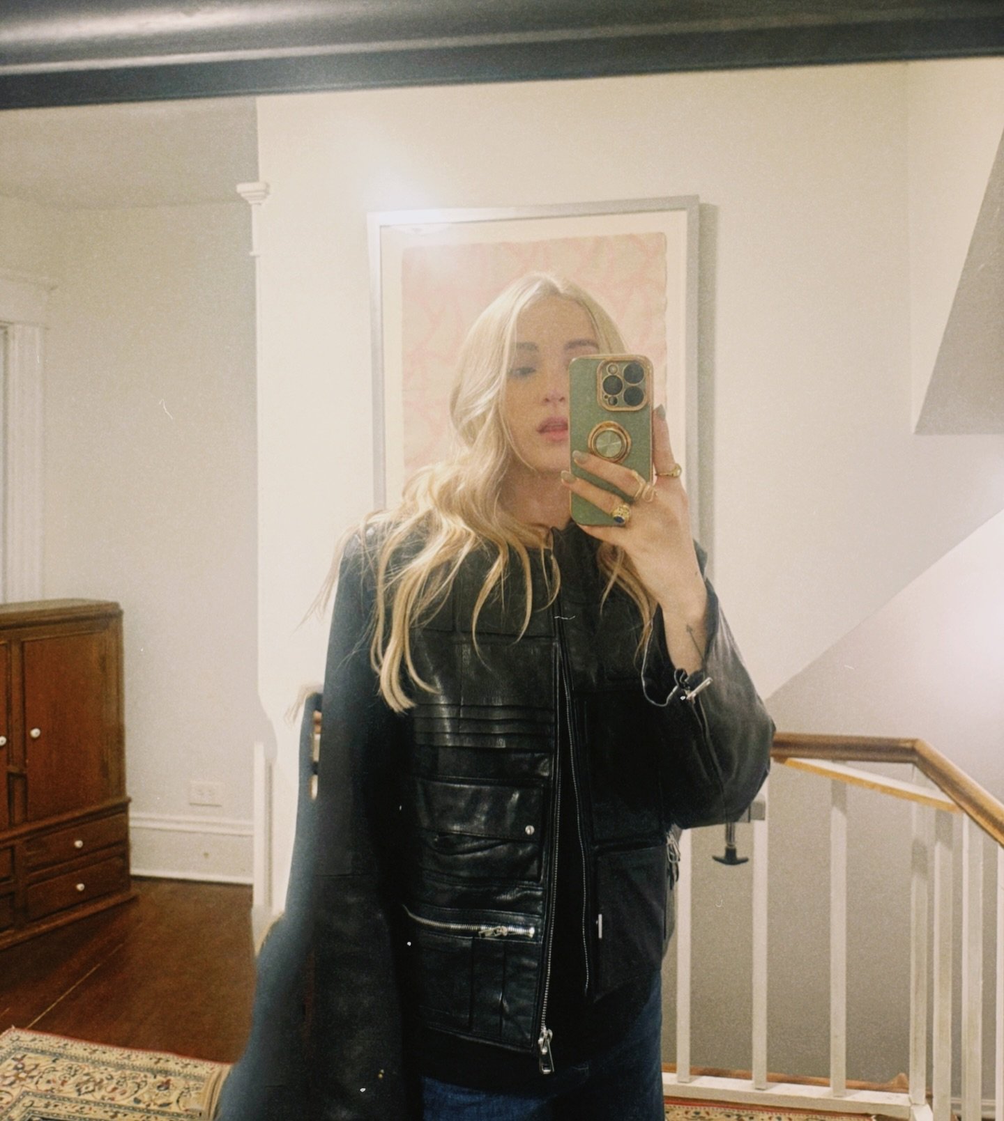 a grid post to prove I can do more than just share vague book updates and fairly accurate memes about myself ✨