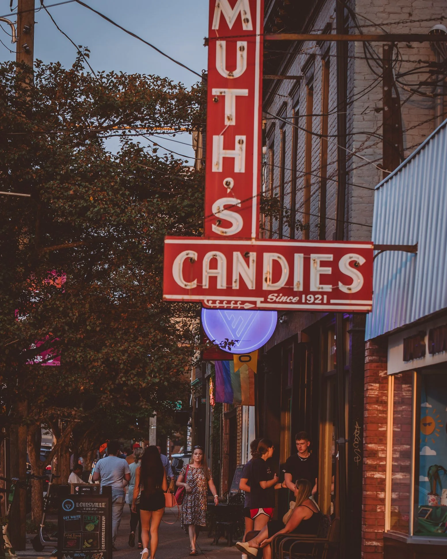 🍬 Sweet news! @muths_candy has been voted the #1 Best Chocolate &amp; Candy Shop by @leoweekly! 👏

A NuLu favorite for more than a century, Muth&rsquo;s story began in the 1920s when Rudy Muth and Isabel &ldquo;Belle&rdquo; Stengel turned their can