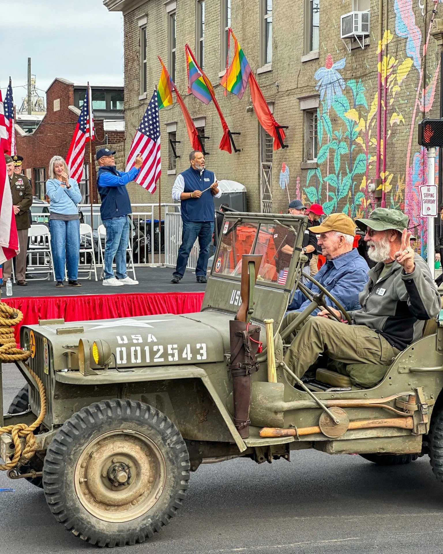Scenes from last Saturday&rsquo;s @kyveteransparade in NuLu. 🎺🇺🇸 We are grateful for every veteran, service member, family, and supporter who joined us.

Today and always, THANK YOU! 👏