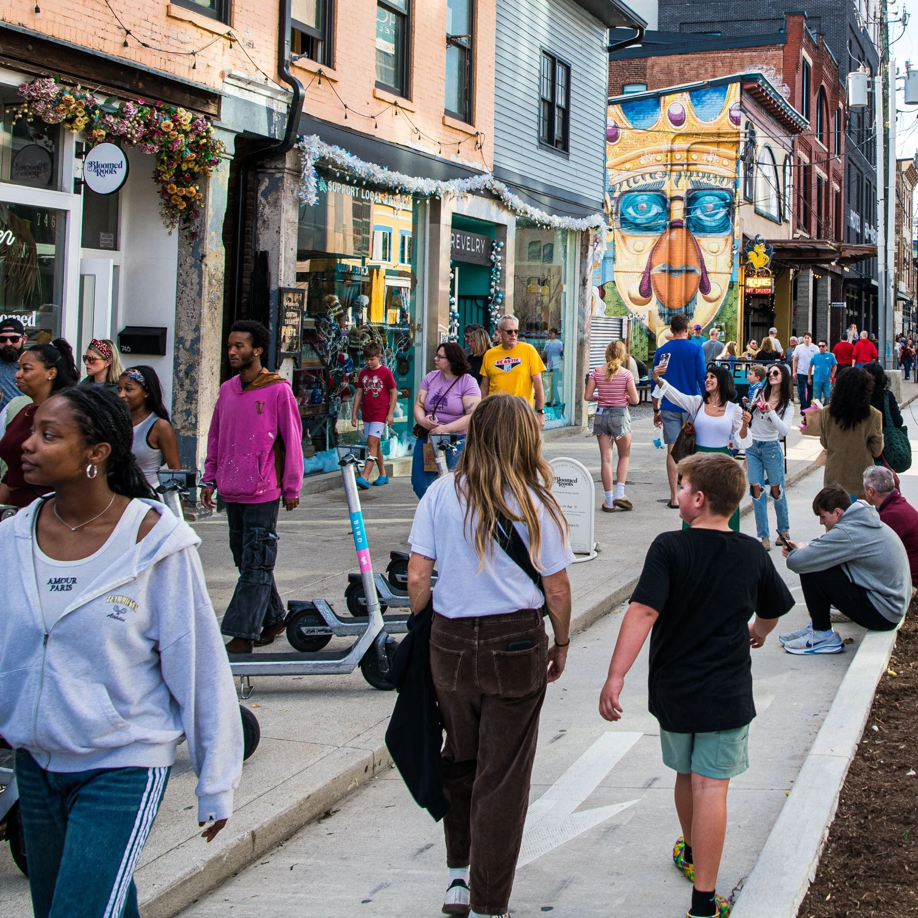 🎨🎶✨ NuLu Nights is back on December 12th! Join us 5&ndash;8pm for an unforgettable evening of music, art, shopping, and local vibes.

🎹 @theannemary on piano with holiday favorites
🎧 DJ Stallone spinning festive beats
🖍️ David Nichols&rsquo; gia