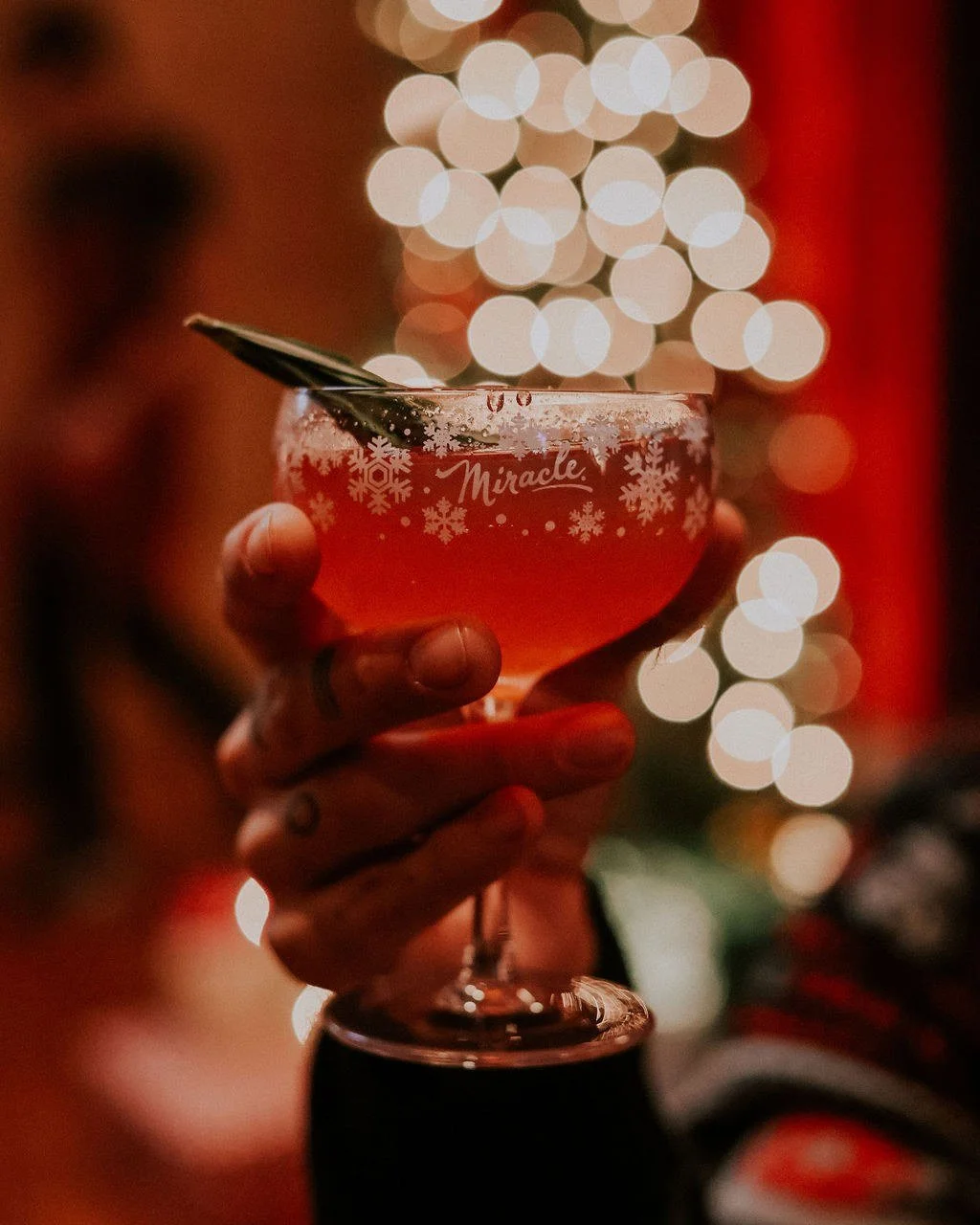 What better way to celebrate the first day of winter than at @miracle.on.market?! 

Bring your friends for a holly jolly good time! 

🎁 732 East Market Street
🎁 Open daily at 4P
🎁 All ages until 9P
🎁 NA cocktails available