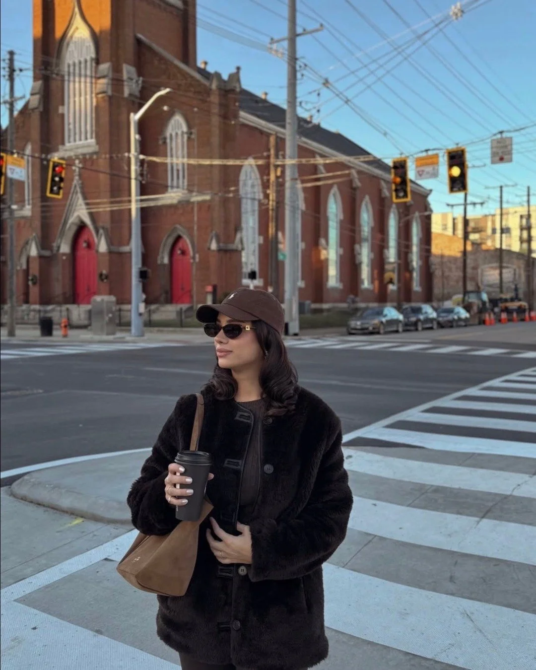 💕 January&rsquo;s a retail chill zone, but your support for small businesses right now? Total game changer! 

📸: @gizemozumm