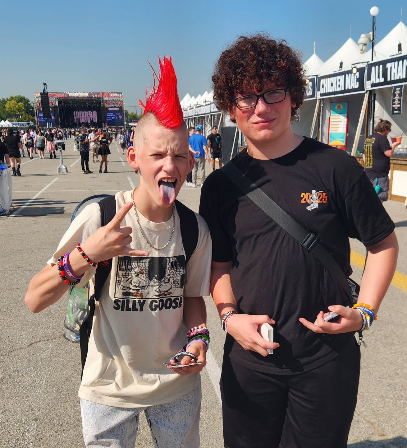 So cool to see @mohawkmikeyky at @louderthanlifefest ❤️🛹