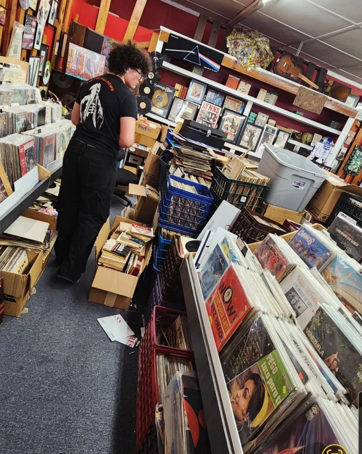 Supporting local music also means scouring your local record store for hidden gems. Found some obscure gold.

@mobilerecordsrocks

#recordstore #metalhead #streetwear #fyp #atticusskateboards