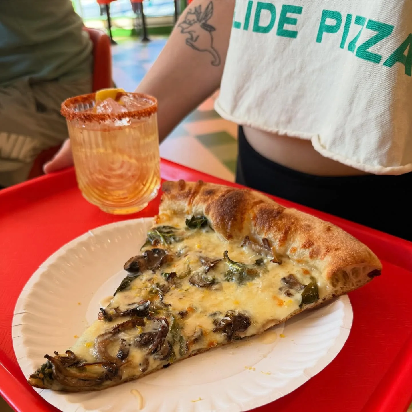 Yall the LEMON TEK is an undeniable banger and will remain as the special for the next few weeks. A bite of this will transport you to a fine French 🇫🇷 bistro - the slice features our house made mozzarella, roasted mixed mushroom, white wine, lemon