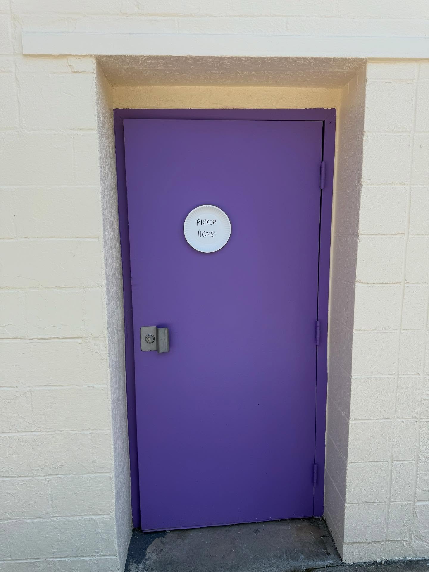 Pssssst Decatur&hellip;.good news:  Glide Pizza Decatur is serving pickup and delivery pies starting right now ⏰ 

Our dining room and arcade are not *quite* ready for guests , so we are TO GO  only for the next few days. 

Slices and indoor dining c