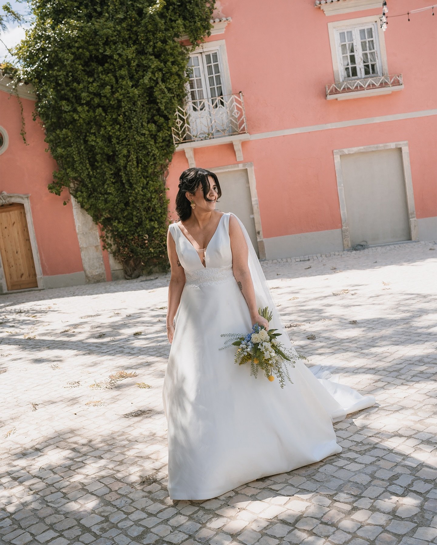 starting the year with a bang 🤌🏽

#weddinginspiration #weddinginspo #destinationweddingphotography #portugalwedding #quintasgoncalo