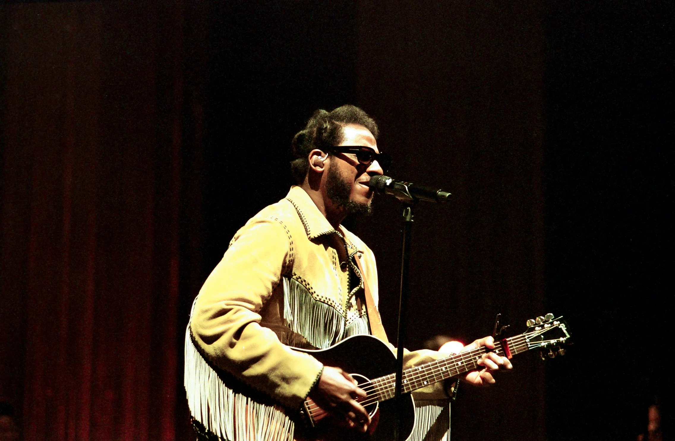 leon bridges lomo 800 (12).JPG
