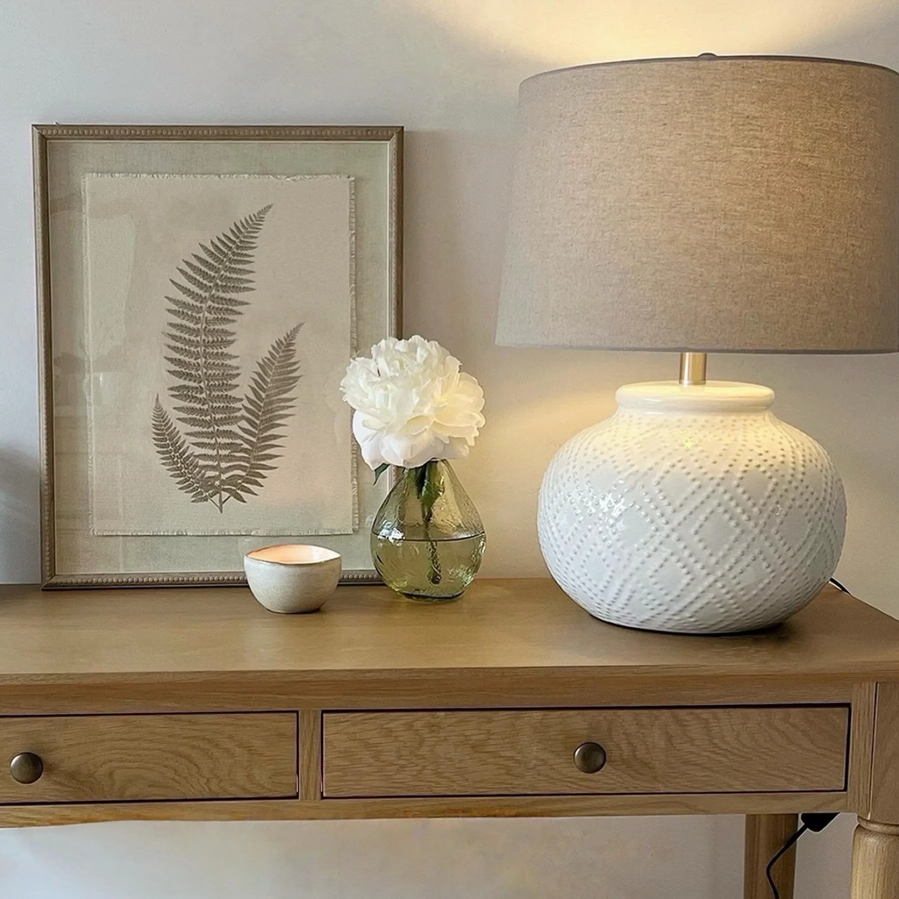 Happy Friday everyone!! I&rsquo;ve been updating and rearranging things at home this week after a few new pieces arrived. This console table has never quite come together - everything always felt a bit cluttered - but three or four pieces finally cli