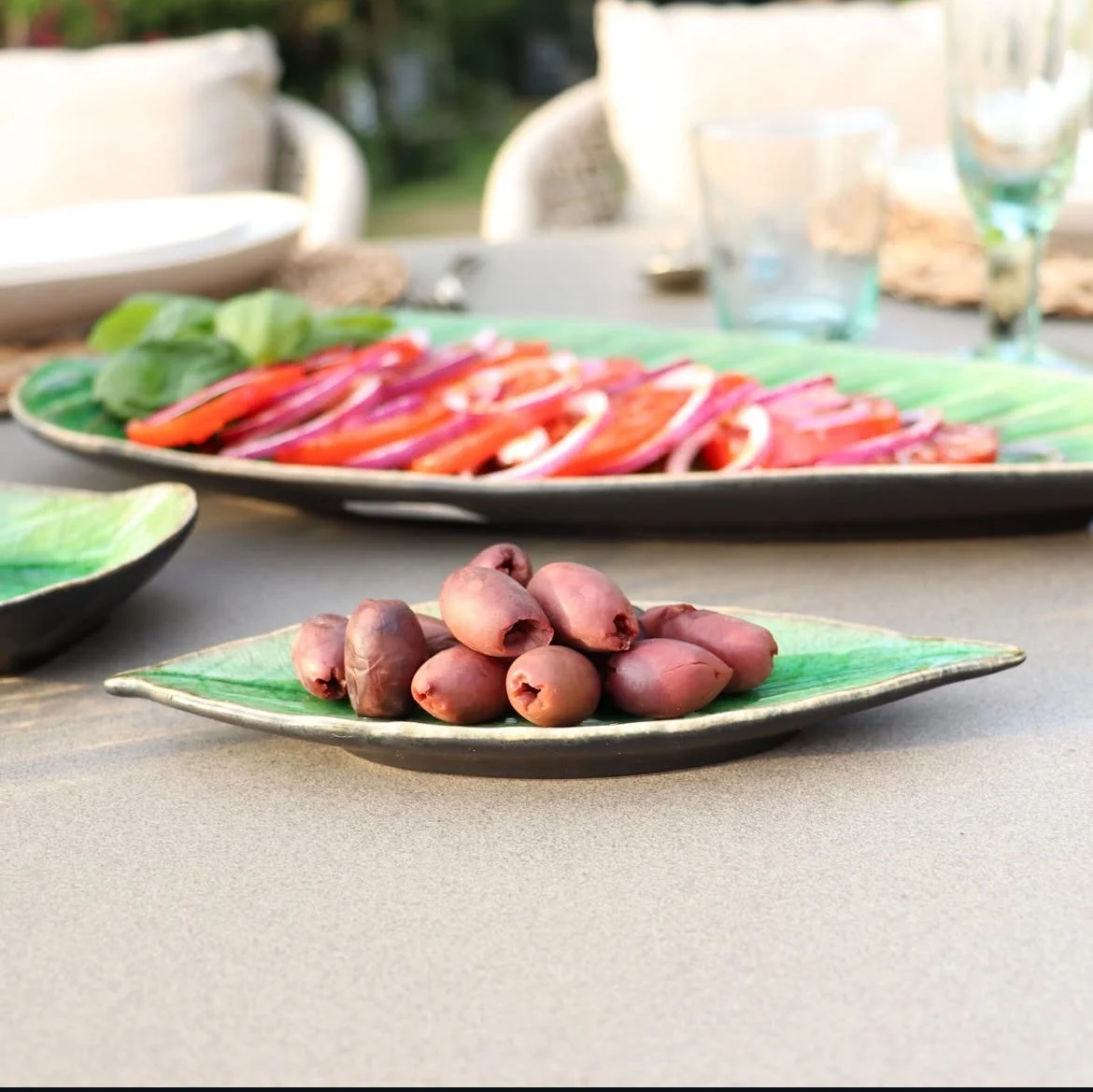 Costa Nova Riviera Tomate Strelizia Leaf Platter Green 38.9 cm