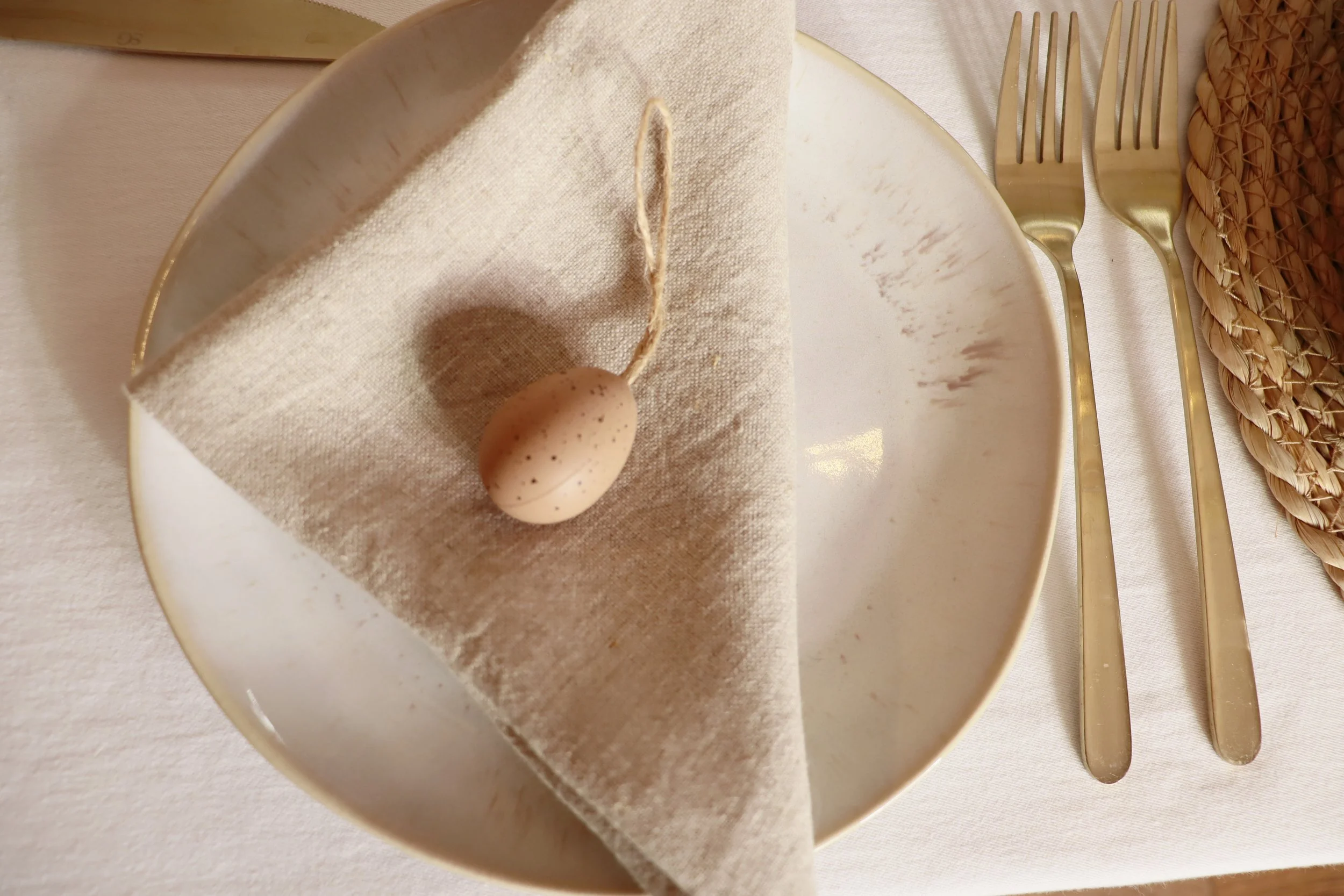 Nuae Natural Linen Napkins (Set of 4)