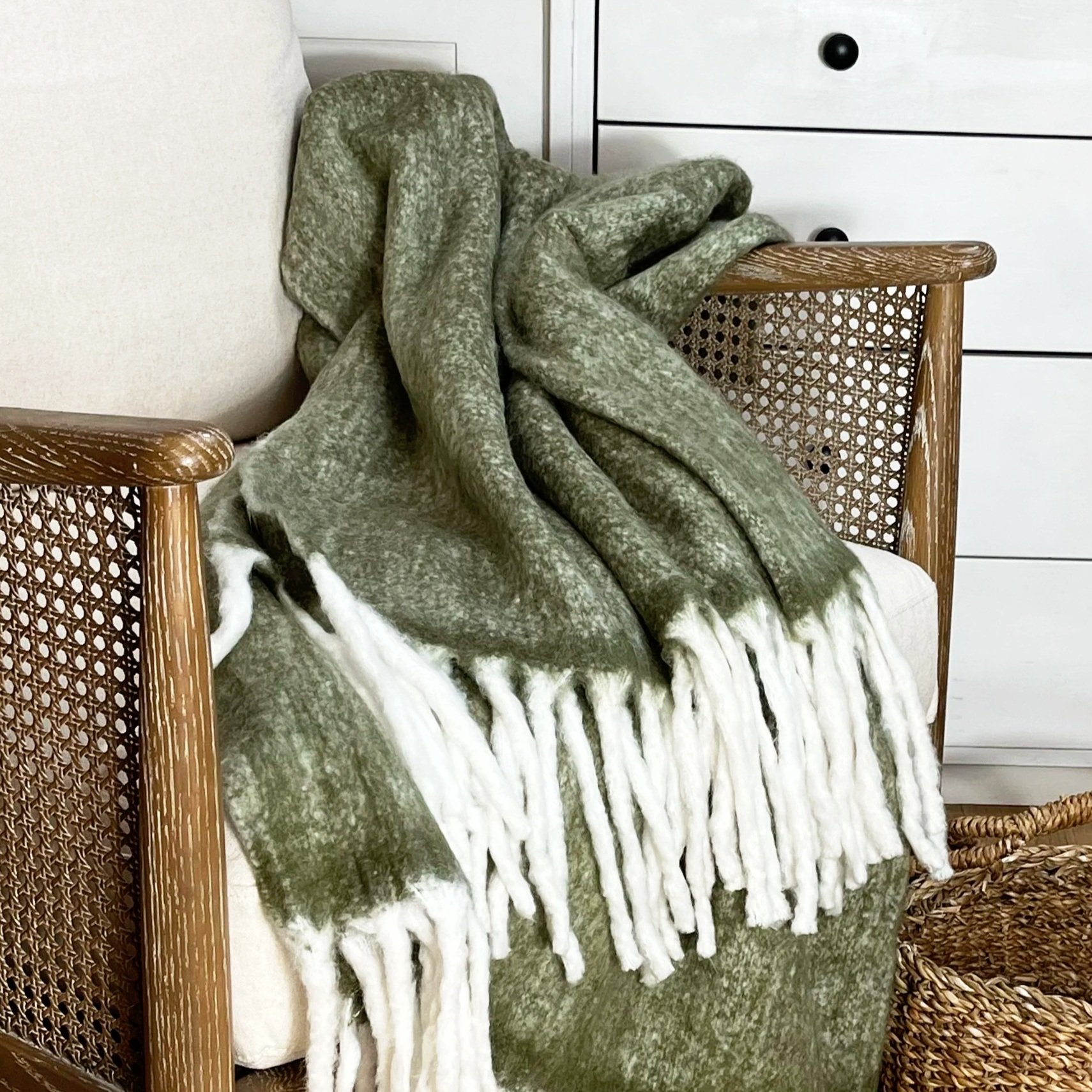Liba Soft Olive Green Throw 130 cm x 170 cm
