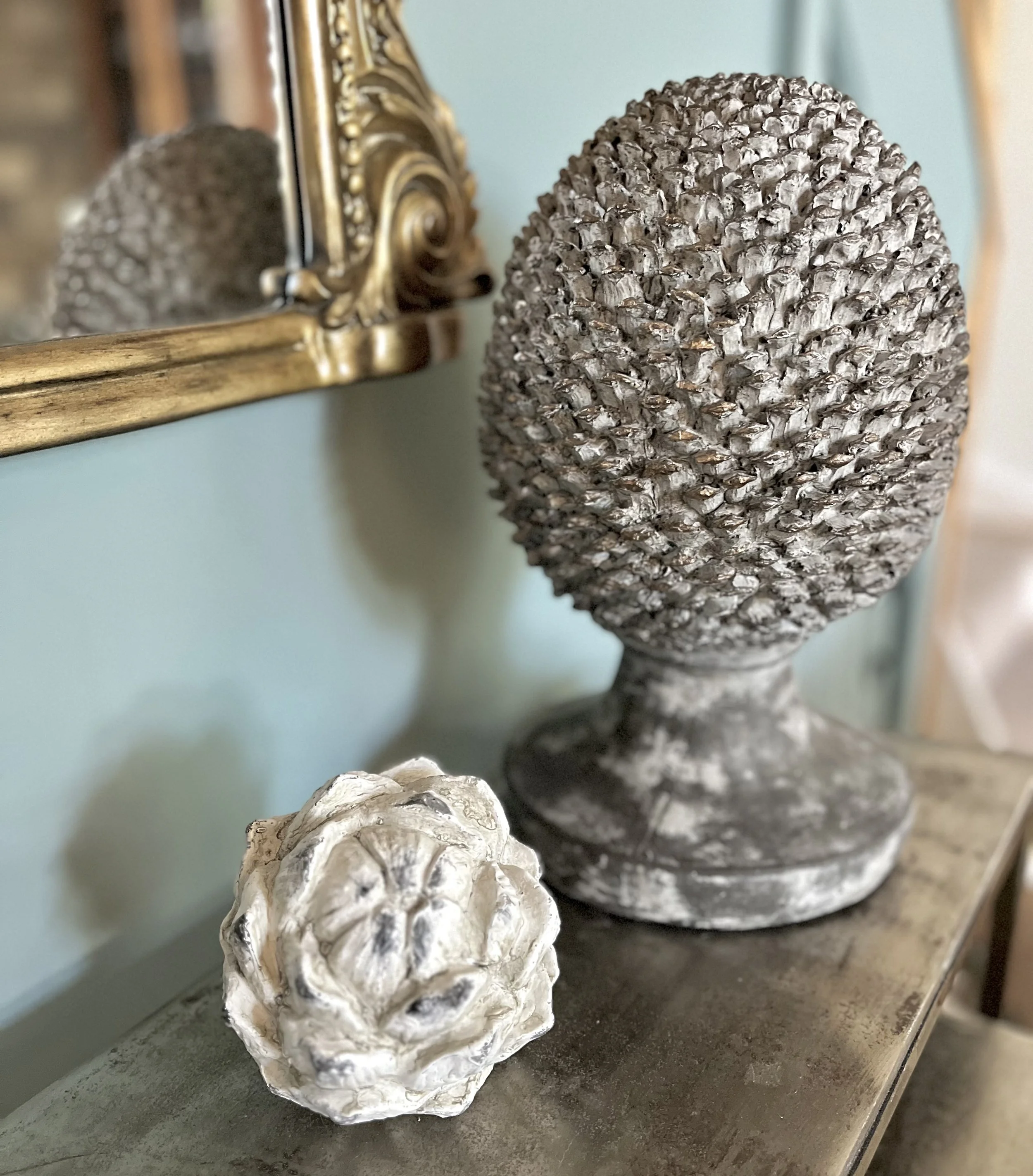 Ossia Large Stone Effect Pinecone