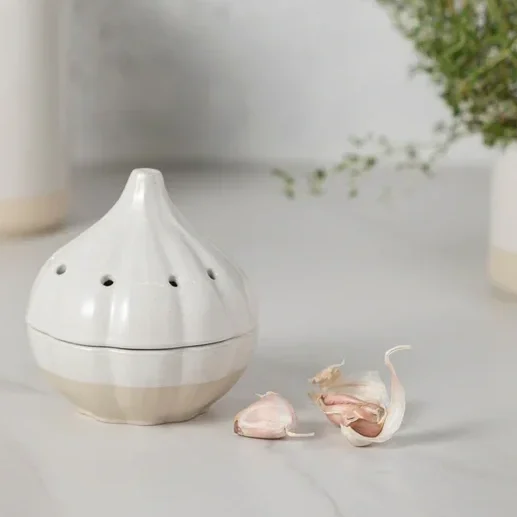 Casafina Fattoria White Garlic Keeper