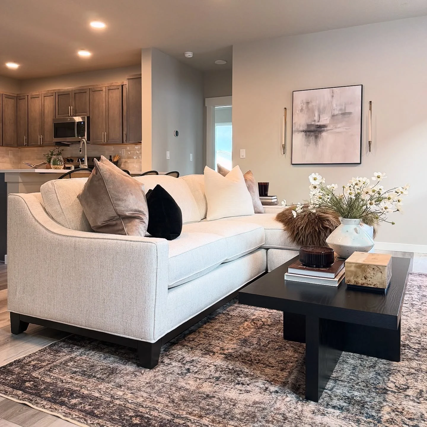 Empty houses don&rsquo;t sell dreams. Staging does. 🖤