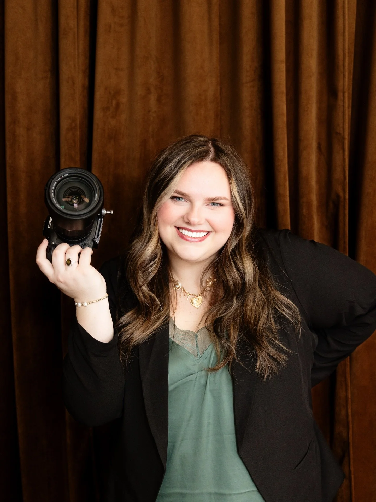 Happy Thanksgiving, friends. My heart is so full today.
I&rsquo;m endlessly thankful for every past, present, and future client who has trusted me to step into their world and capture the chapters that mean the most. This year has been extraordinary 