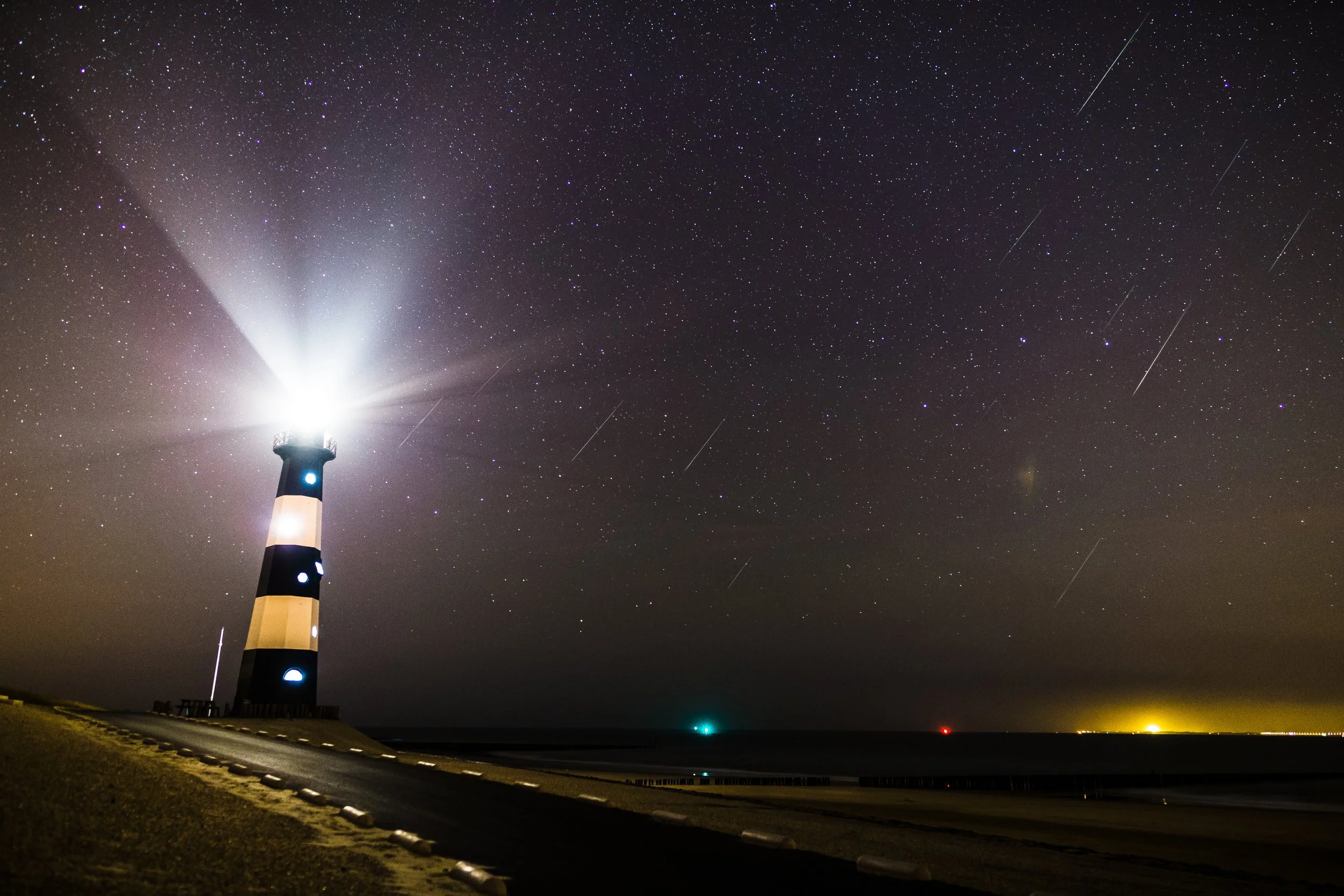 IMG_2016_02228-Edit_Perseids above the lighthouse at Breskens.jpg