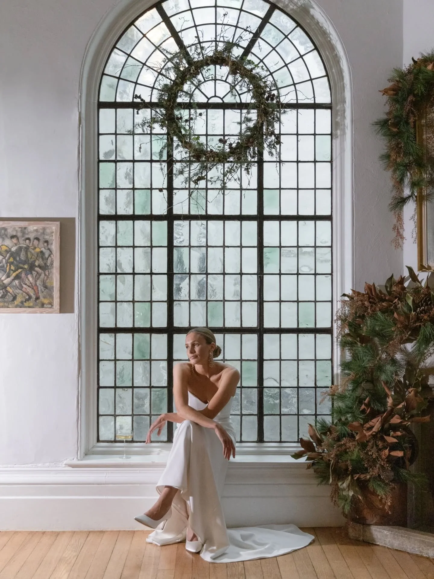 ALICE | A beautifully fitted strapless dress with pearl fastening. 

The perfect dress that lends itself to pairing with pieces from our separates collection. 
.
.
.
.
.
#moderbride #bridalinspiration #weddinginspiration #bridetobe2026 #bride #bridal