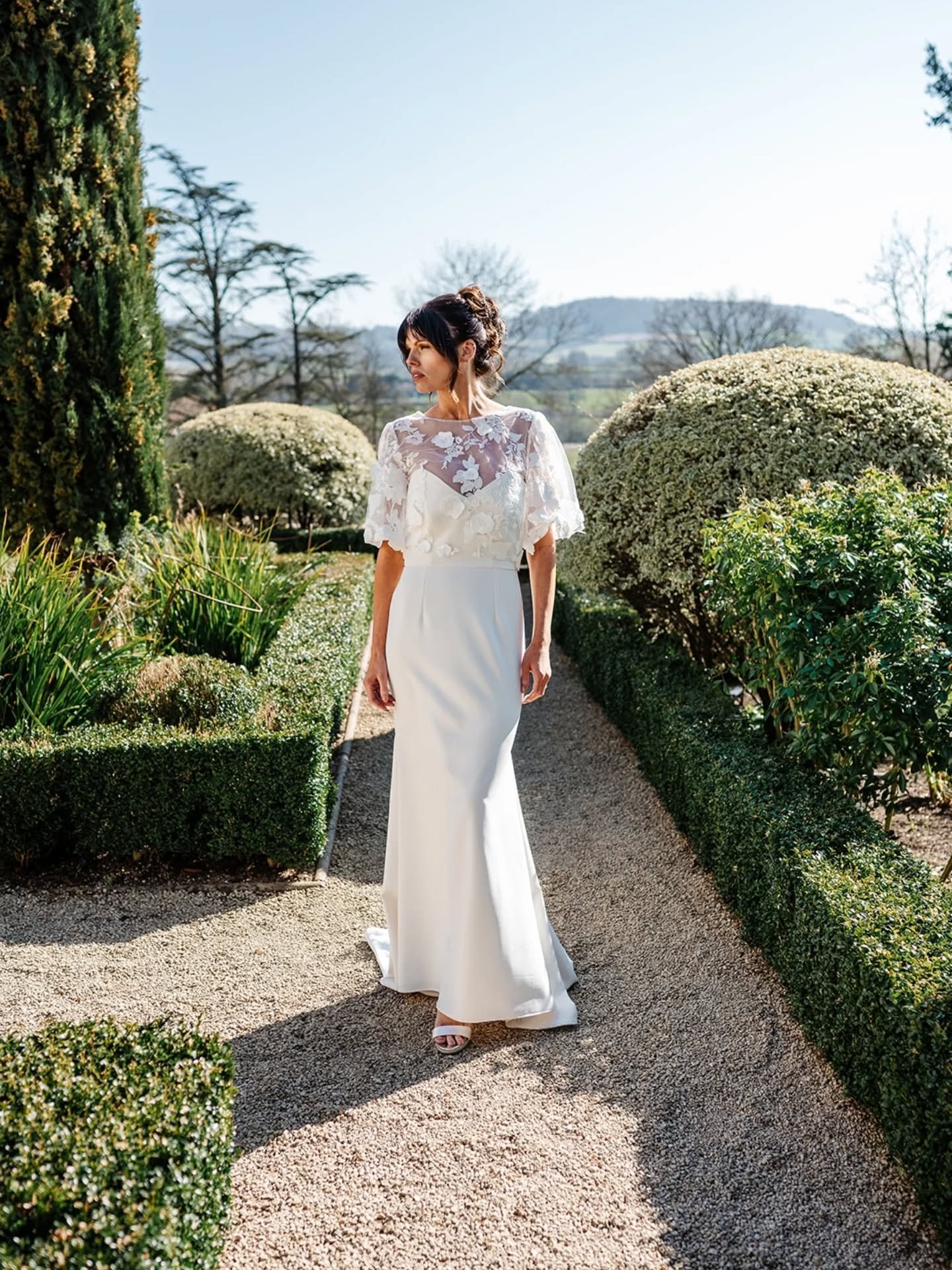 HANNAH | It's easy to fall on love with out Hannah lace top. She elevates a dress with clean lines and offers an elegant style.

Available as you see her in a beautiful 3d floral lace or she can be made in any of our other beautiful fabrics, customis