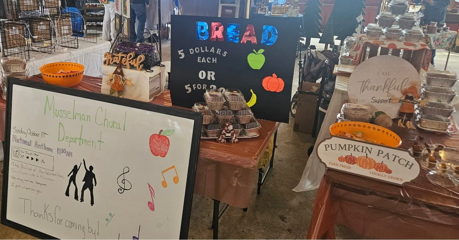 🍎🎤 We&rsquo;re &ldquo;Bready&rdquo; for You, Apple Harvest! Come hang out with the Musselman Choirs today until 6 PM and tomorrow (Sunday) from 9 AM&ndash;4 PM! We've got Apple, Pumpkin, and Banana Breads so divine, you'll be singing our praises! ?