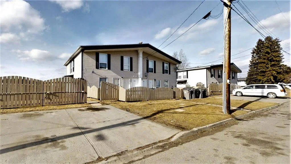 An image of The Float House.