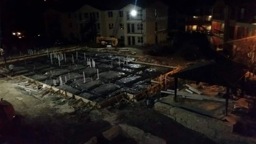 COMMERCIAL CONCRETE POUR-BACK