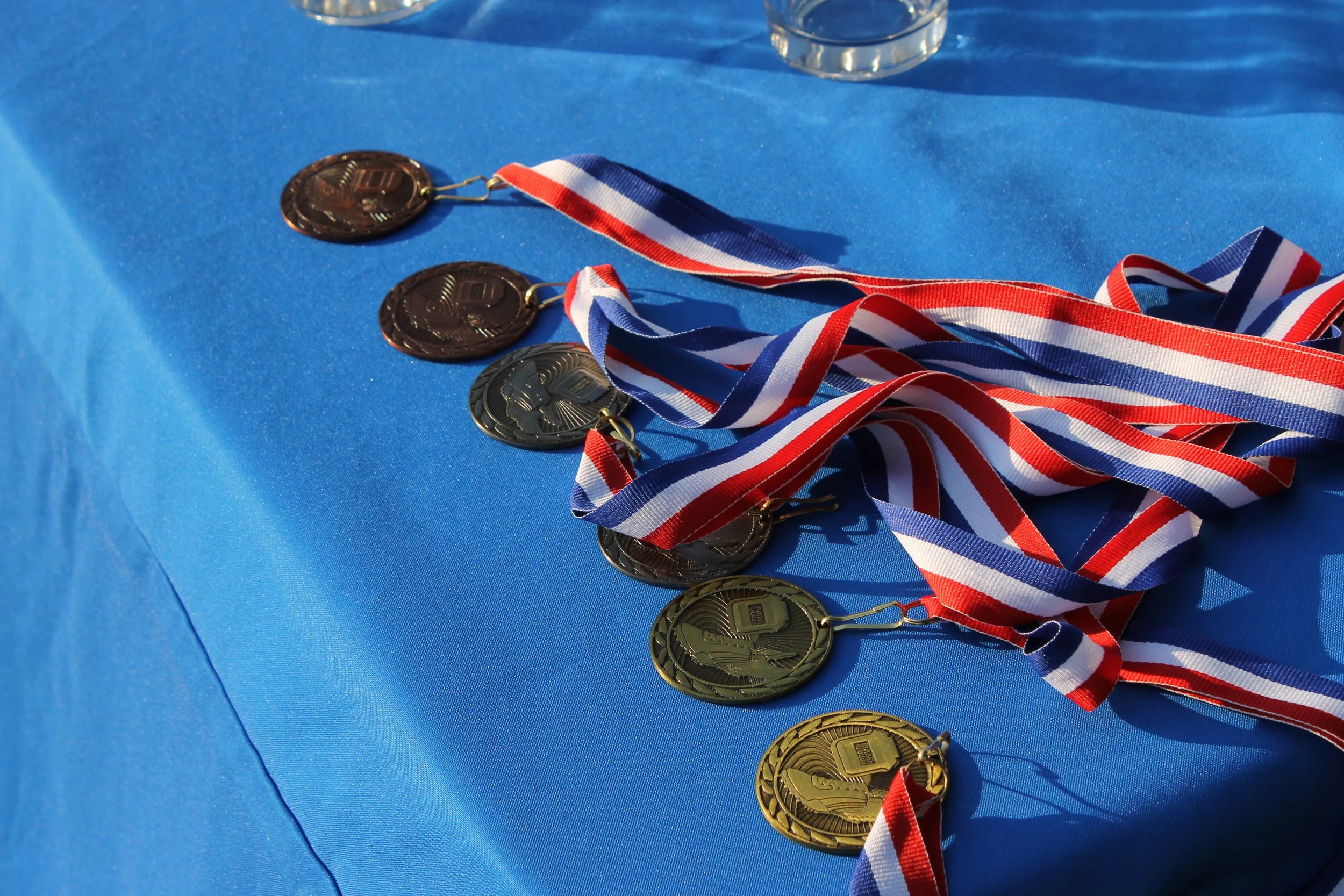 Winners of the 15 &amp; Under categories received medals.