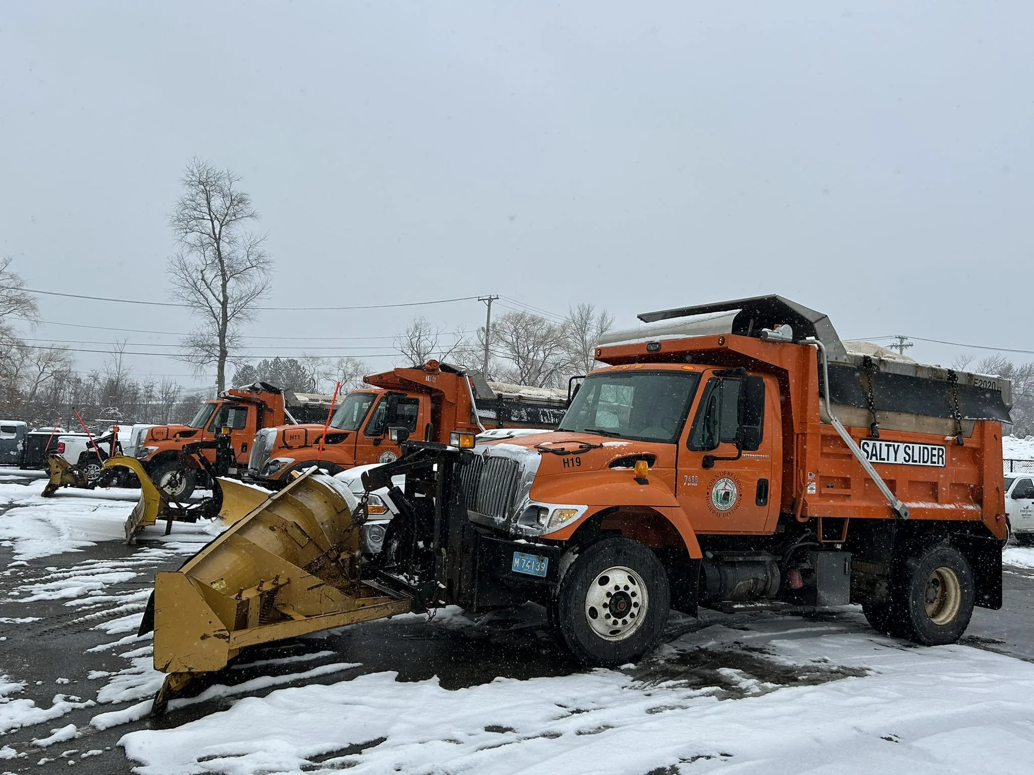 Snow returns to Reading: crews treat roads